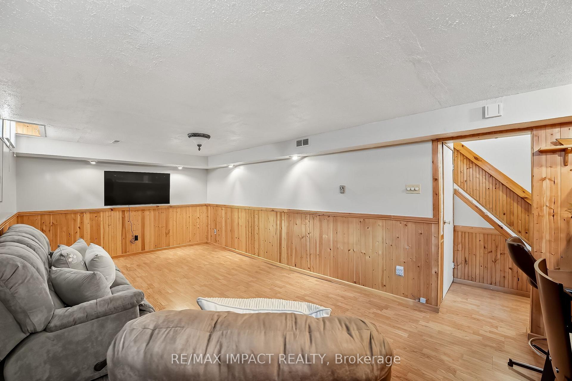 Photo 23 of 1506 Fenelon Crescent, Oshawa, Lakeview — HOMEH
