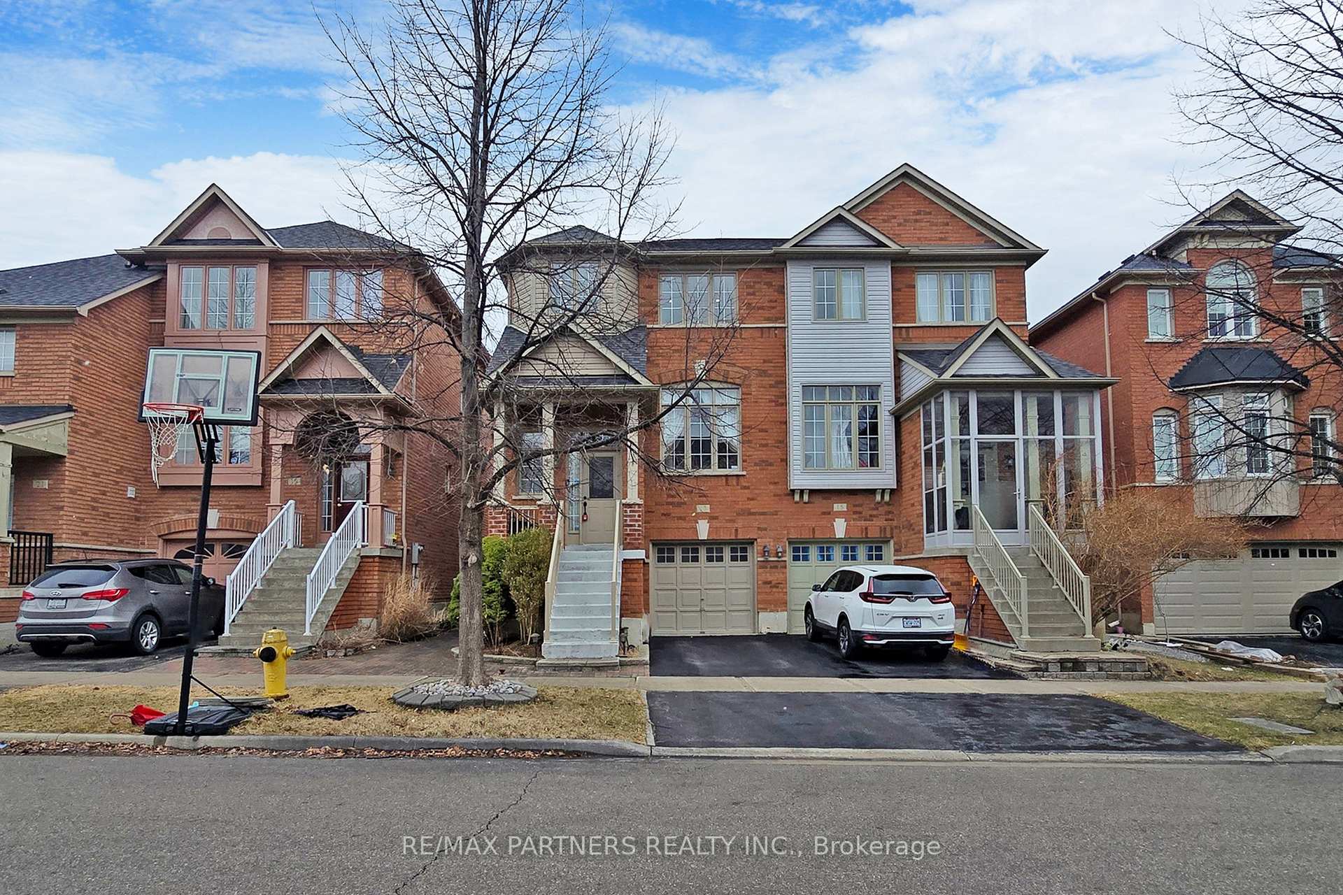 Photo 1 of 17 Henrietta Street, Markham, Berczy — HOMEH