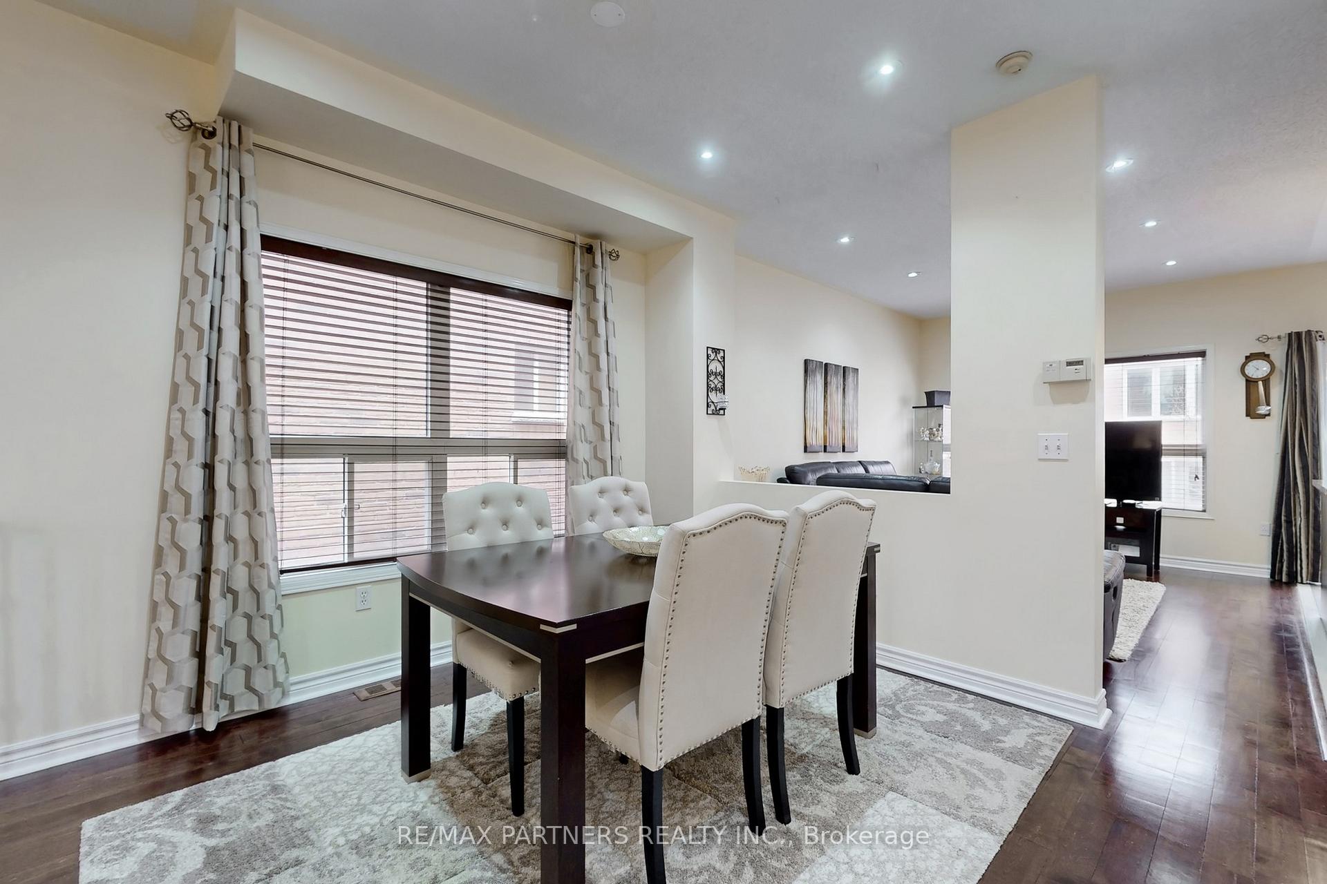Photo 7 of 17 Henrietta Street, Markham, Berczy — HOMEH