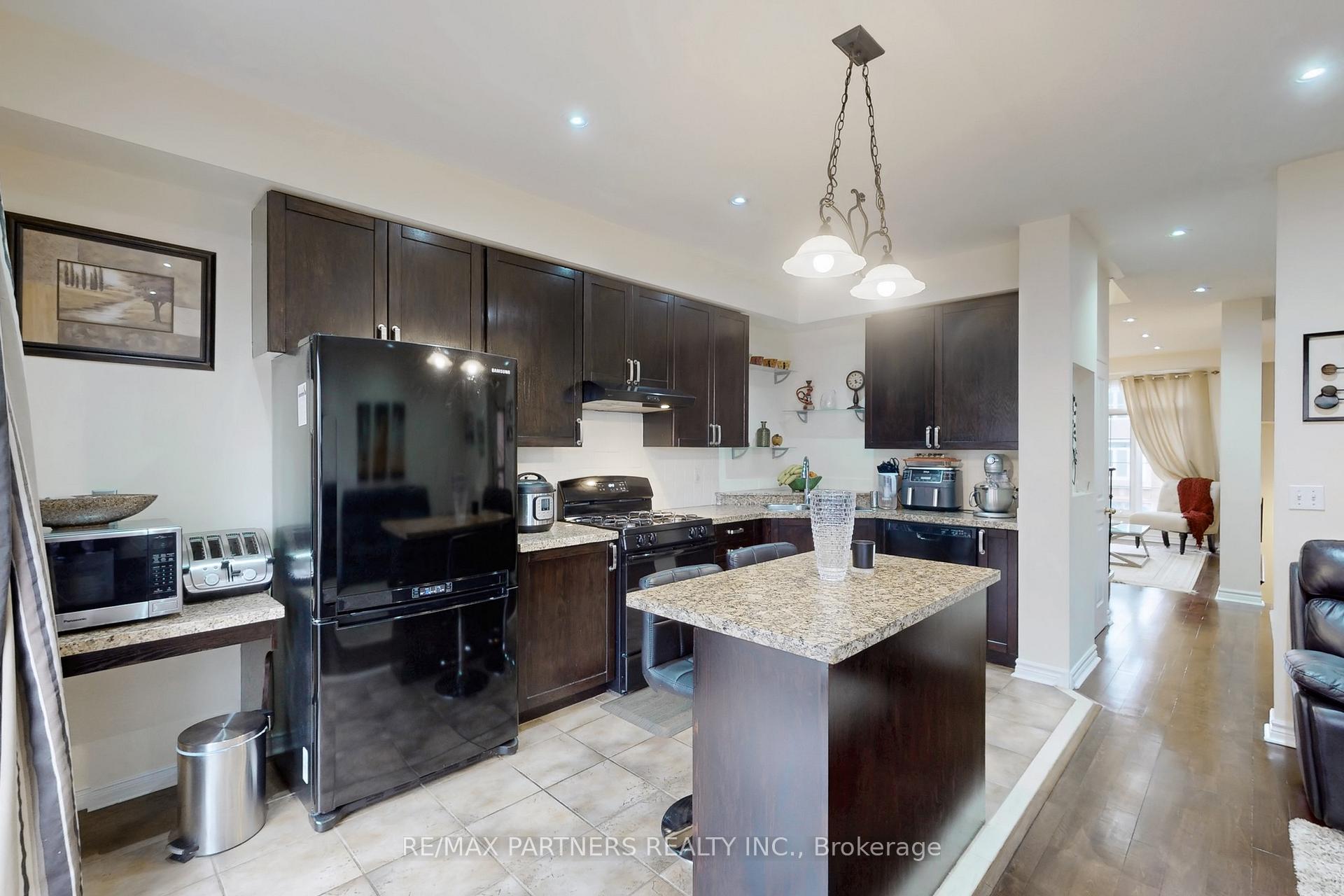Photo 18 of 17 Henrietta Street, Markham, Berczy — HOMEH