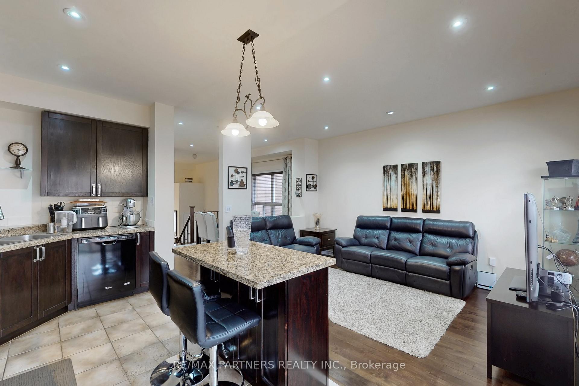 Photo 4 of 17 Henrietta Street, Markham, Berczy — HOMEH