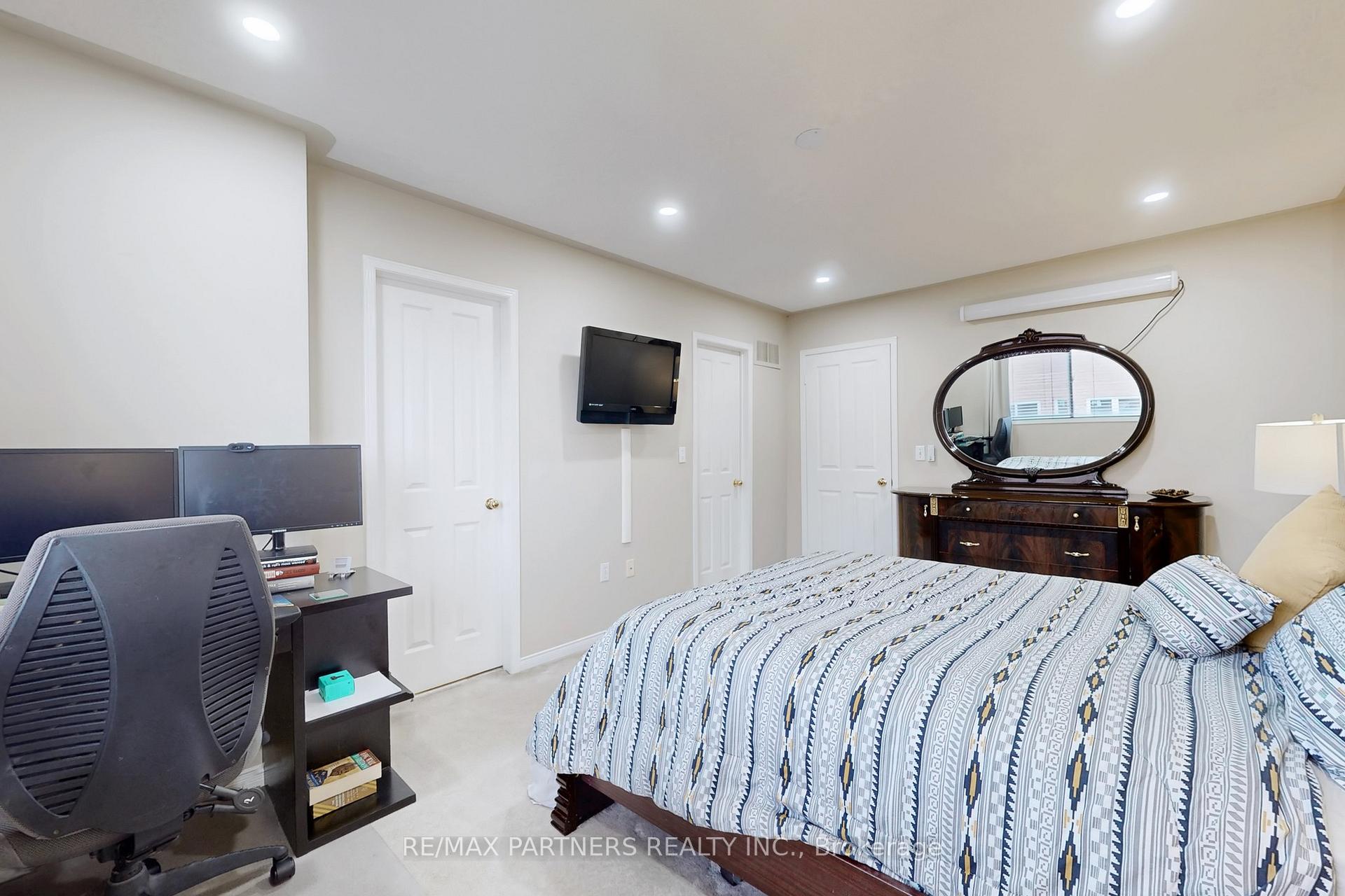 Photo 24 of 17 Henrietta Street, Markham, Berczy — HOMEH