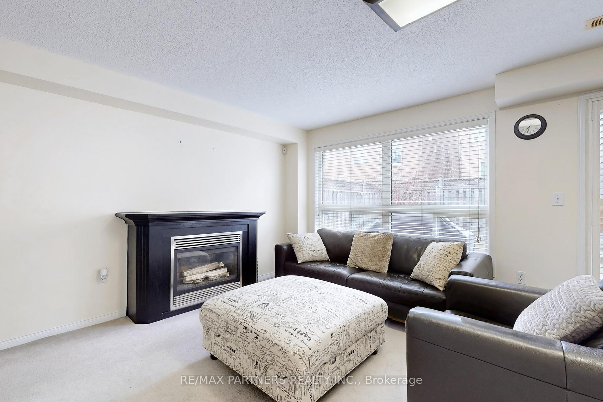 Photo 9 of 17 Henrietta Street, Markham, Berczy — HOMEH