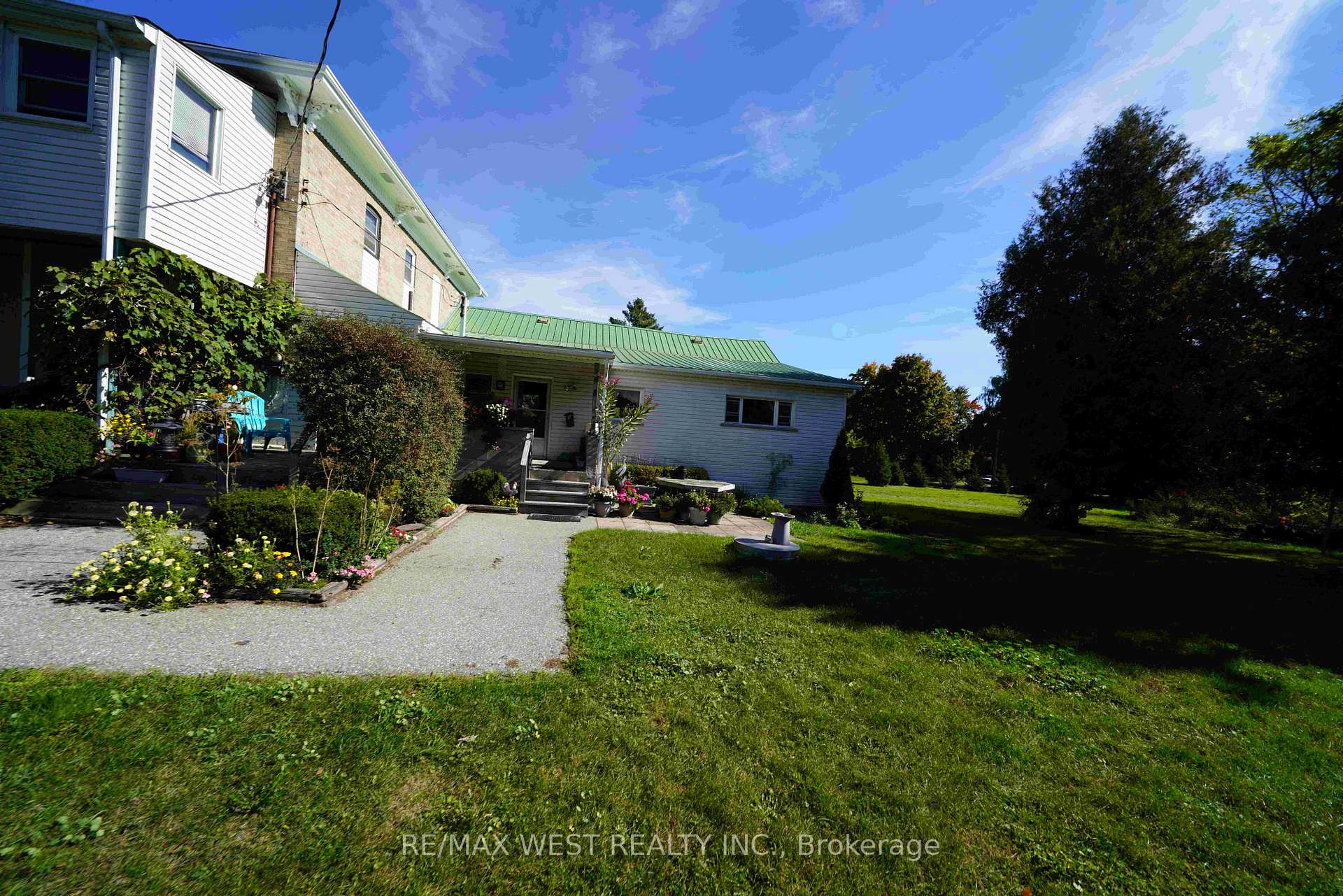 Photo 13 of 2345 Snyder Road E, Kitchener, Mill Courtland Woodside Park — HOMEH