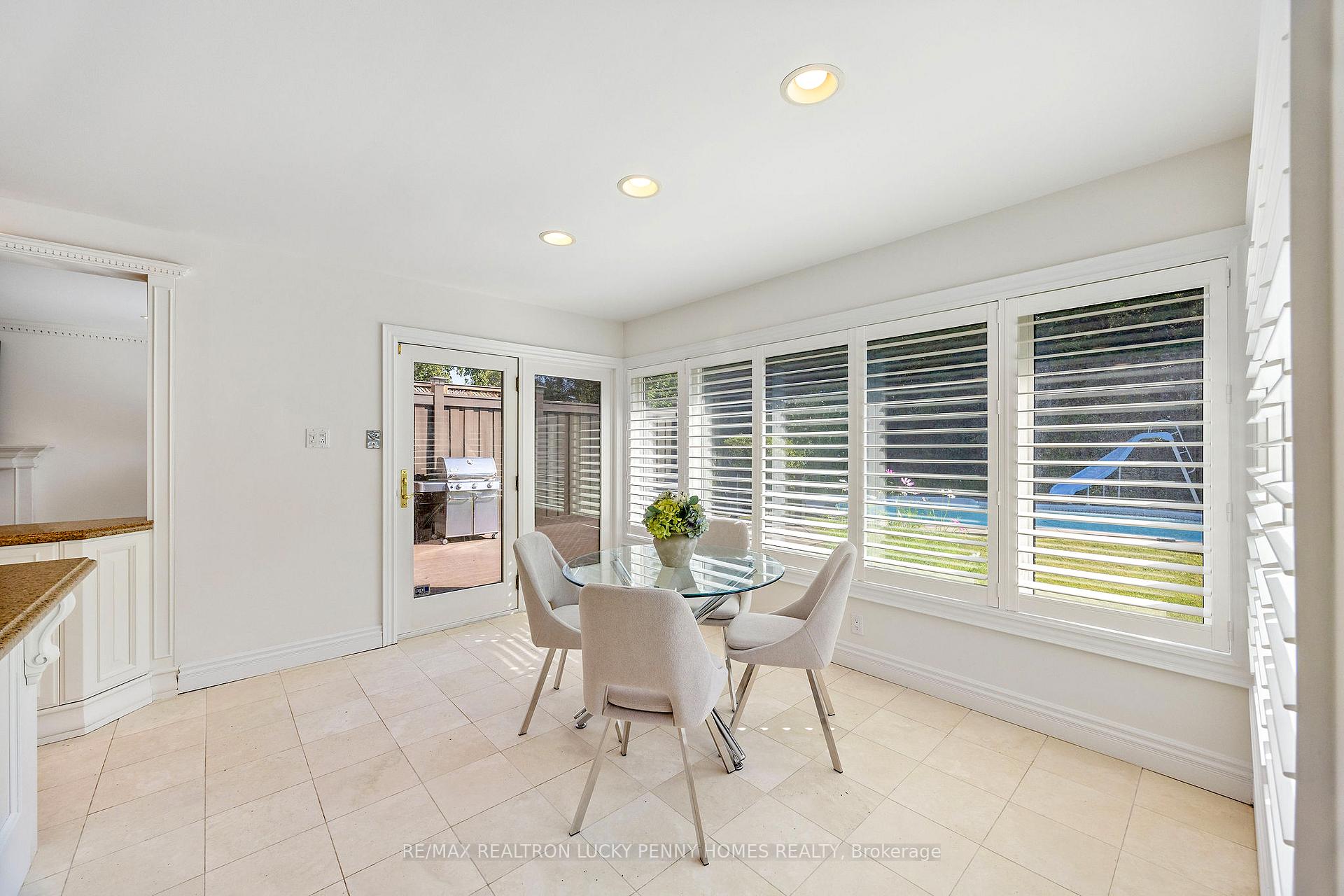 Photo 15 of 126 Aitken Circle, Markham, Unionville — HOMEH