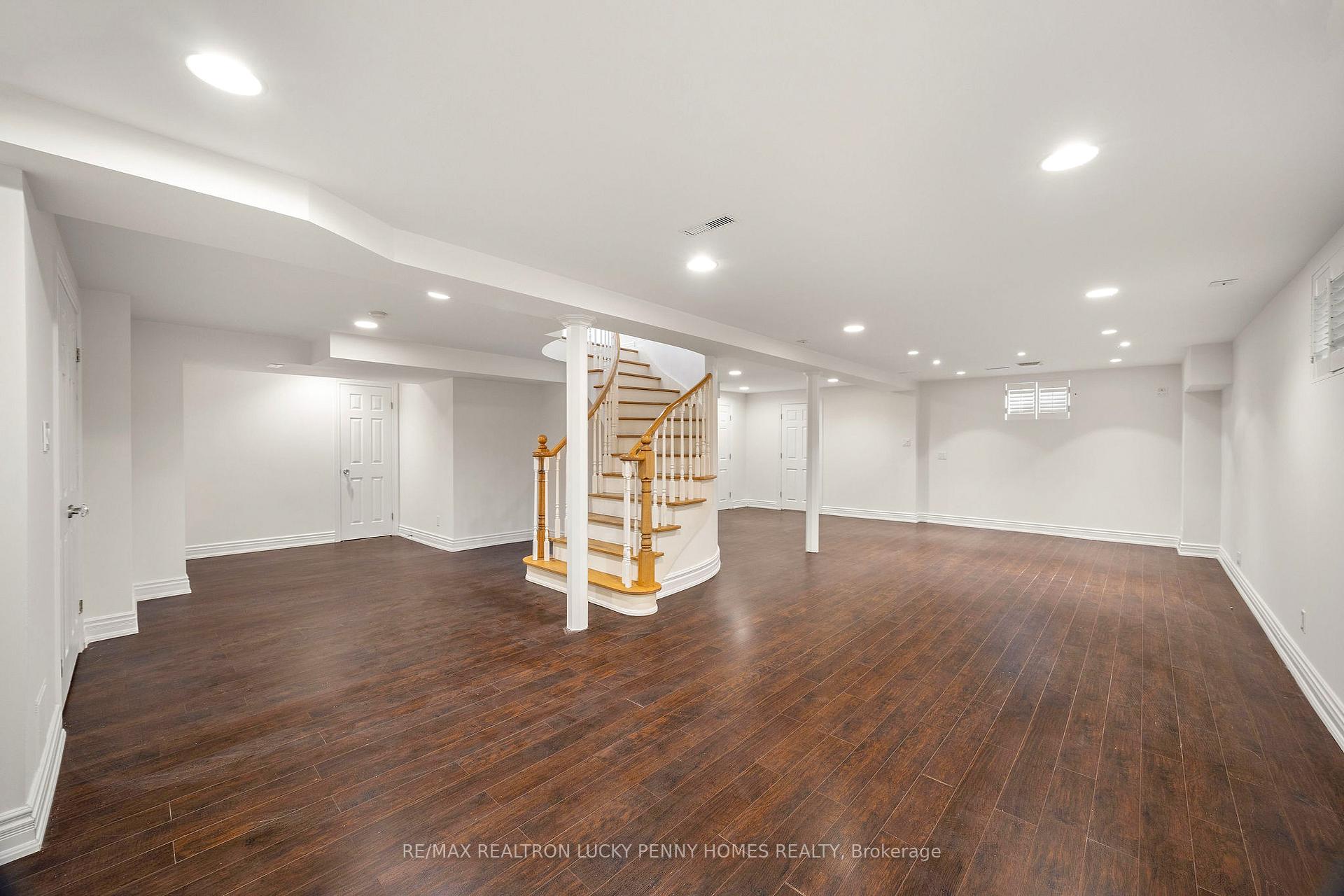 Photo 13 of 126 Aitken Circle, Markham, Unionville — HOMEH