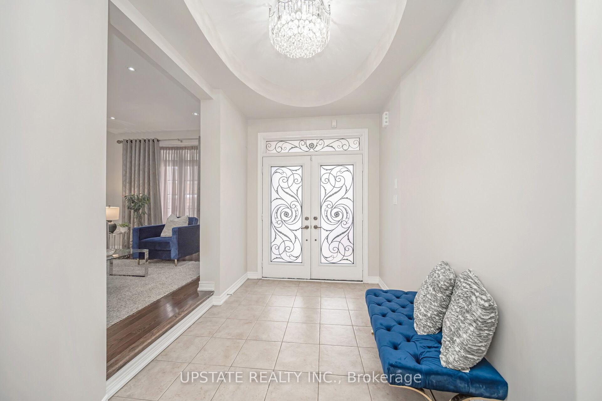 Photo 4 of 32 Lauderhill Road, Brampton, Vales of Castlemore North — HOMEH