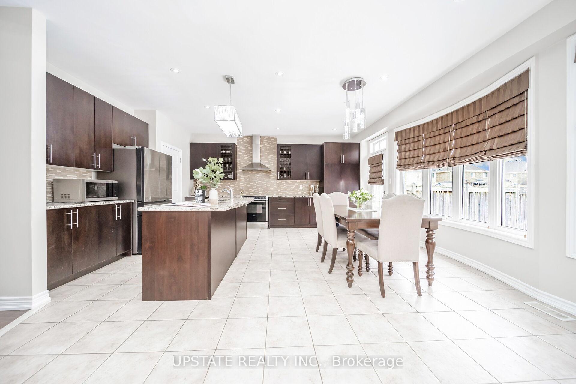 Photo 17 of 32 Lauderhill Road, Brampton, Vales of Castlemore North — HOMEH