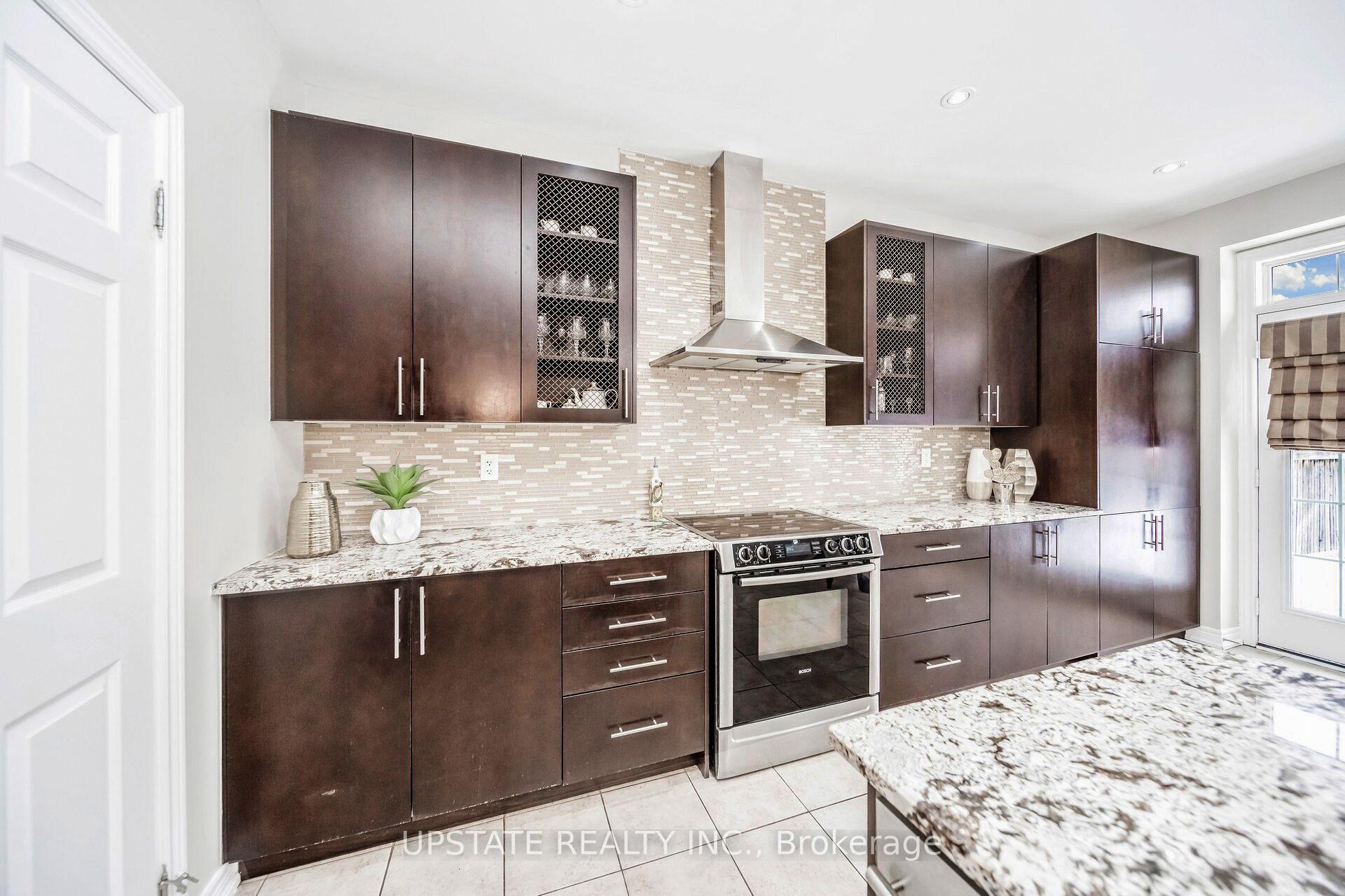 Photo 23 of 32 Lauderhill Road, Brampton, Vales of Castlemore North — HOMEH