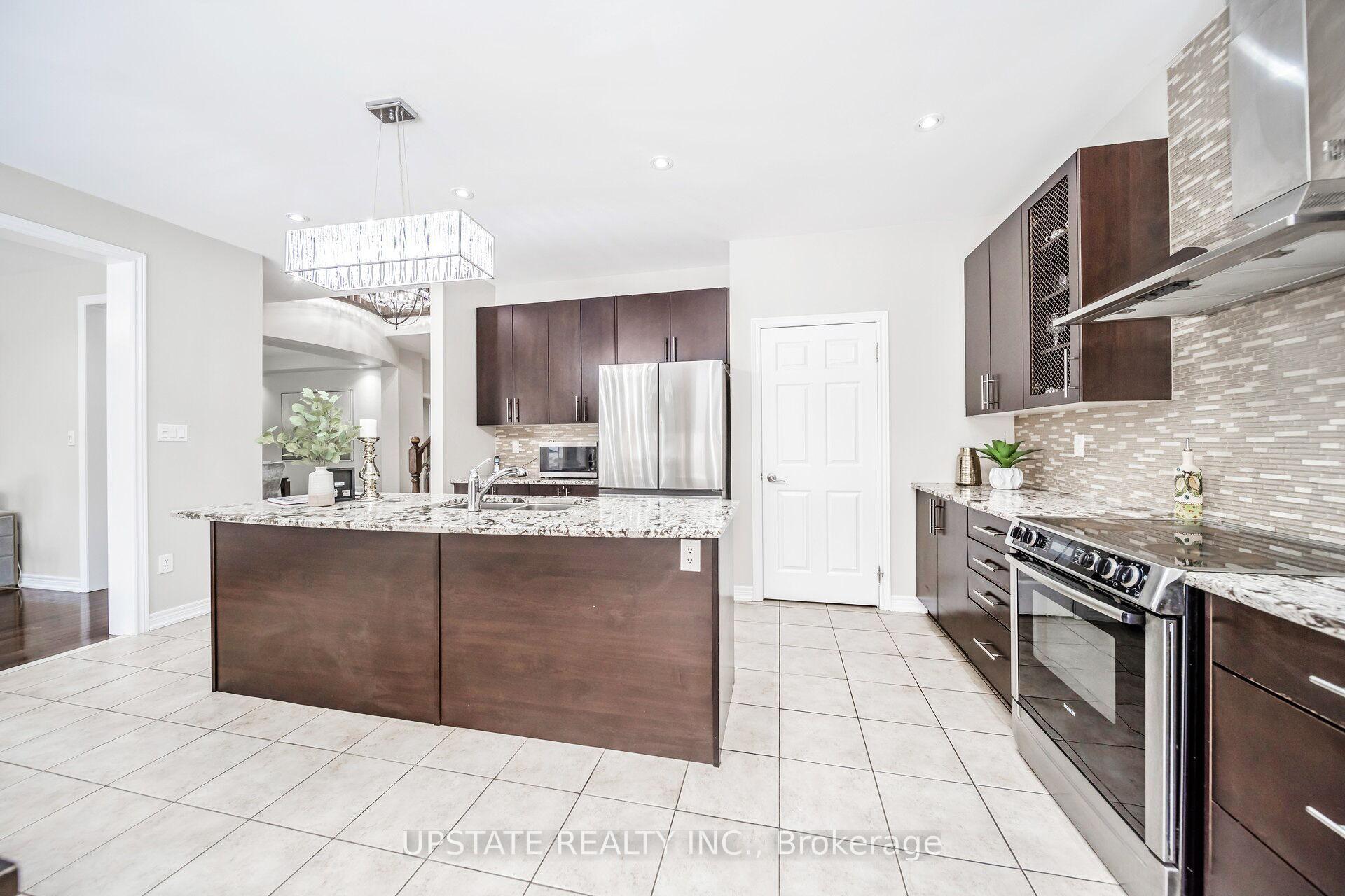 Photo 25 of 32 Lauderhill Road, Brampton, Vales of Castlemore North — HOMEH