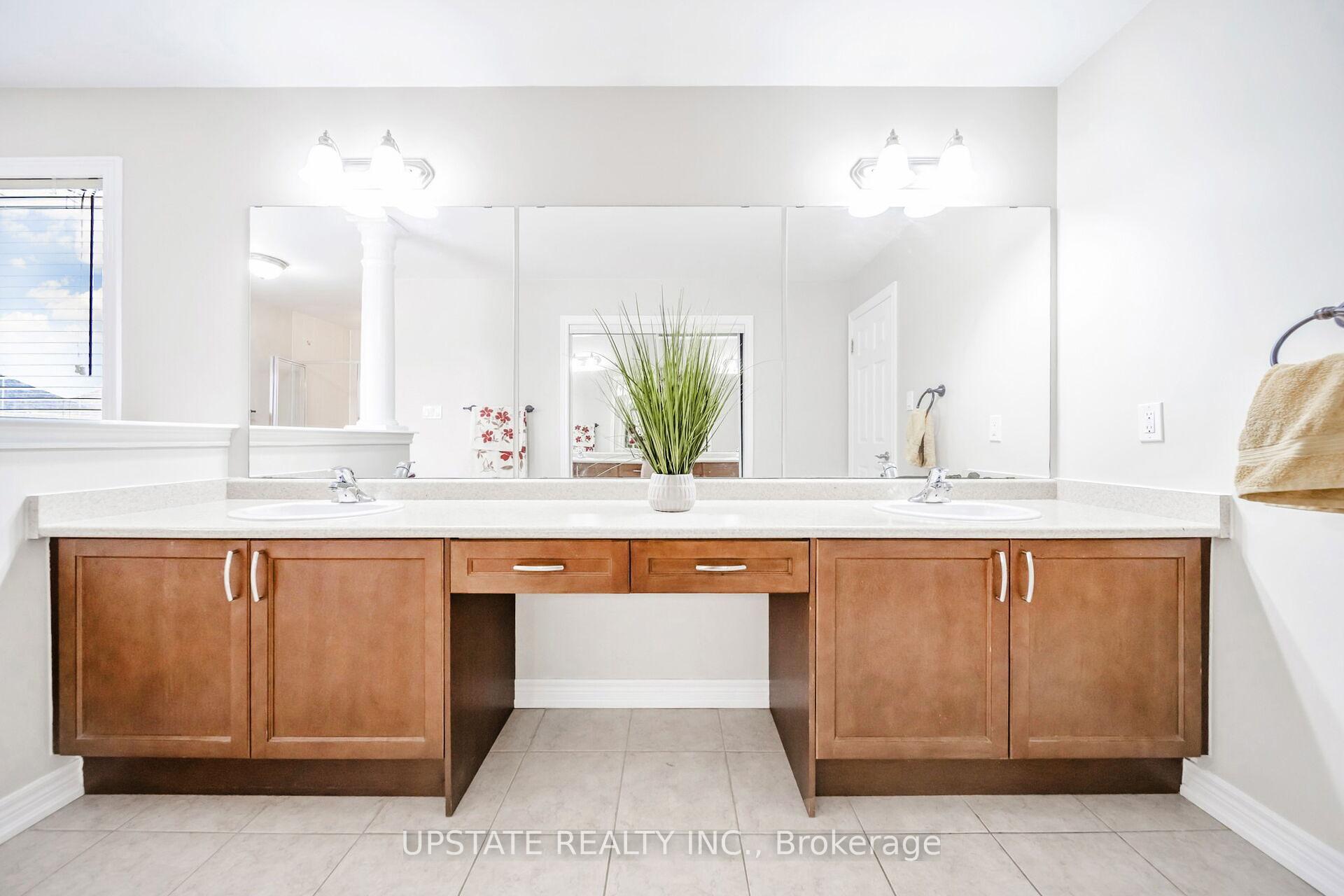 Photo 34 of 32 Lauderhill Road, Brampton, Vales of Castlemore North — HOMEH