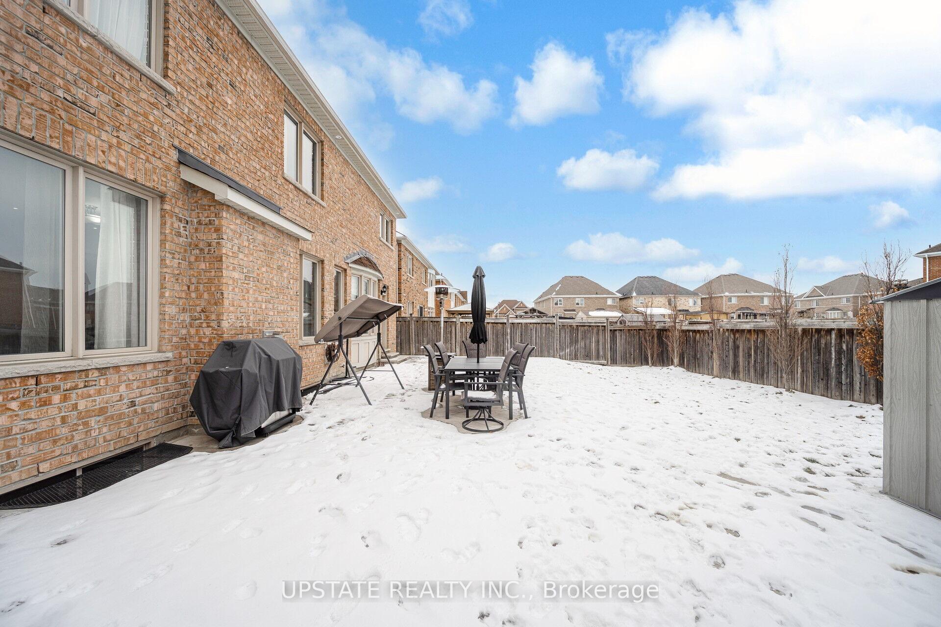 Photo 38 of 32 Lauderhill Road, Brampton, Vales of Castlemore North — HOMEH