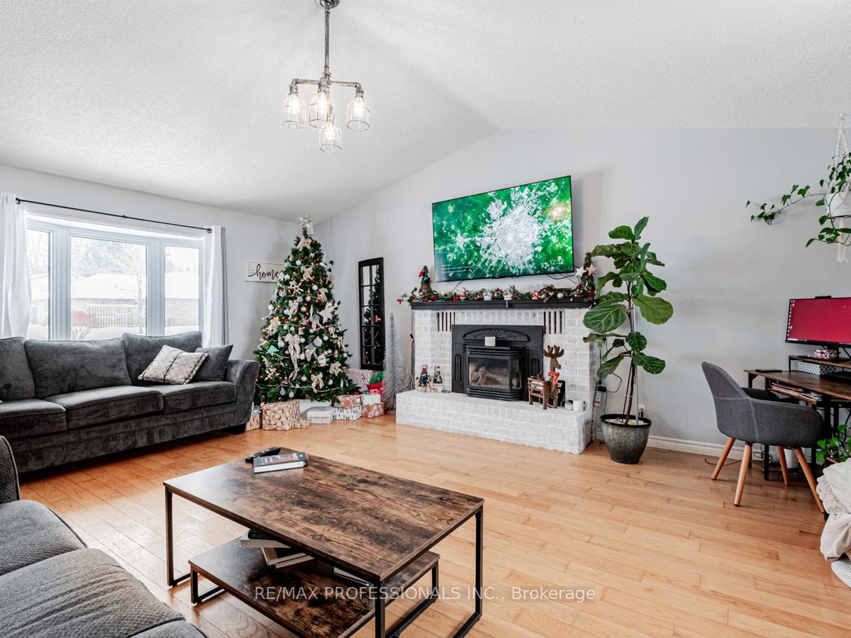 Photo 6 of 44 Meadowlands Drive, Brock, Cannington — HOMEH