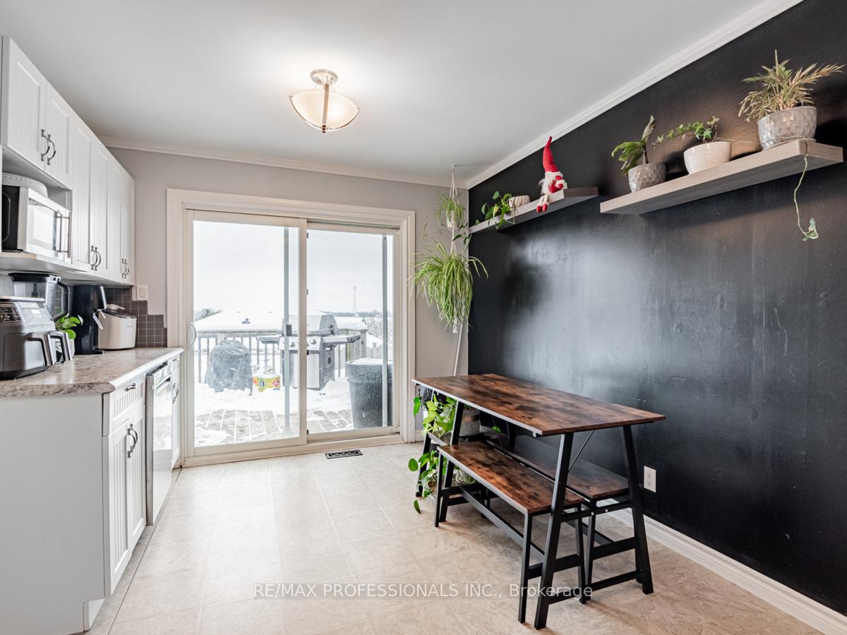 Photo 13 of 44 Meadowlands Drive, Brock, Cannington — HOMEH