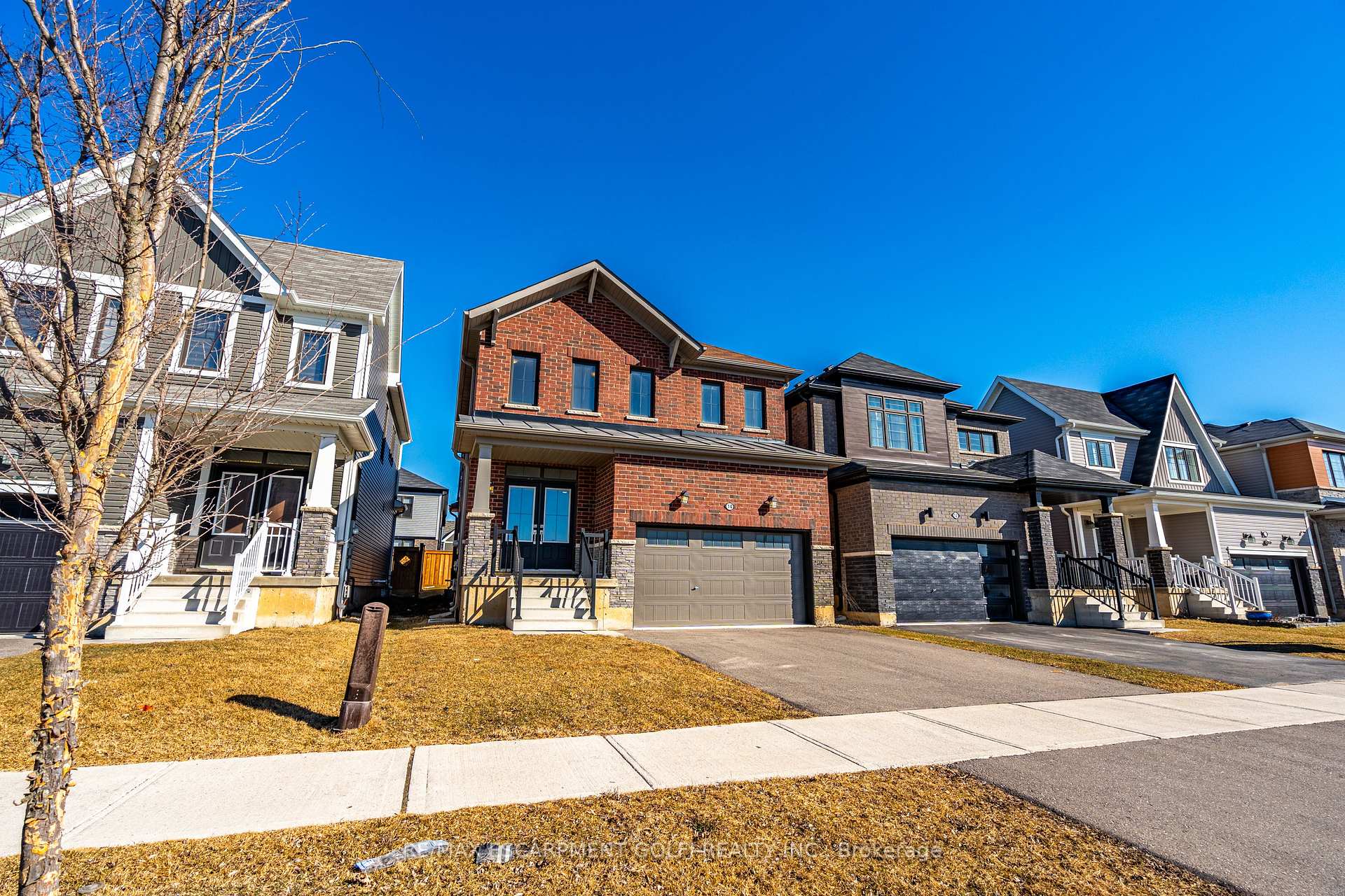 Photo 12 of 14 Whithorn Crescent, Haldimand — HOMEH