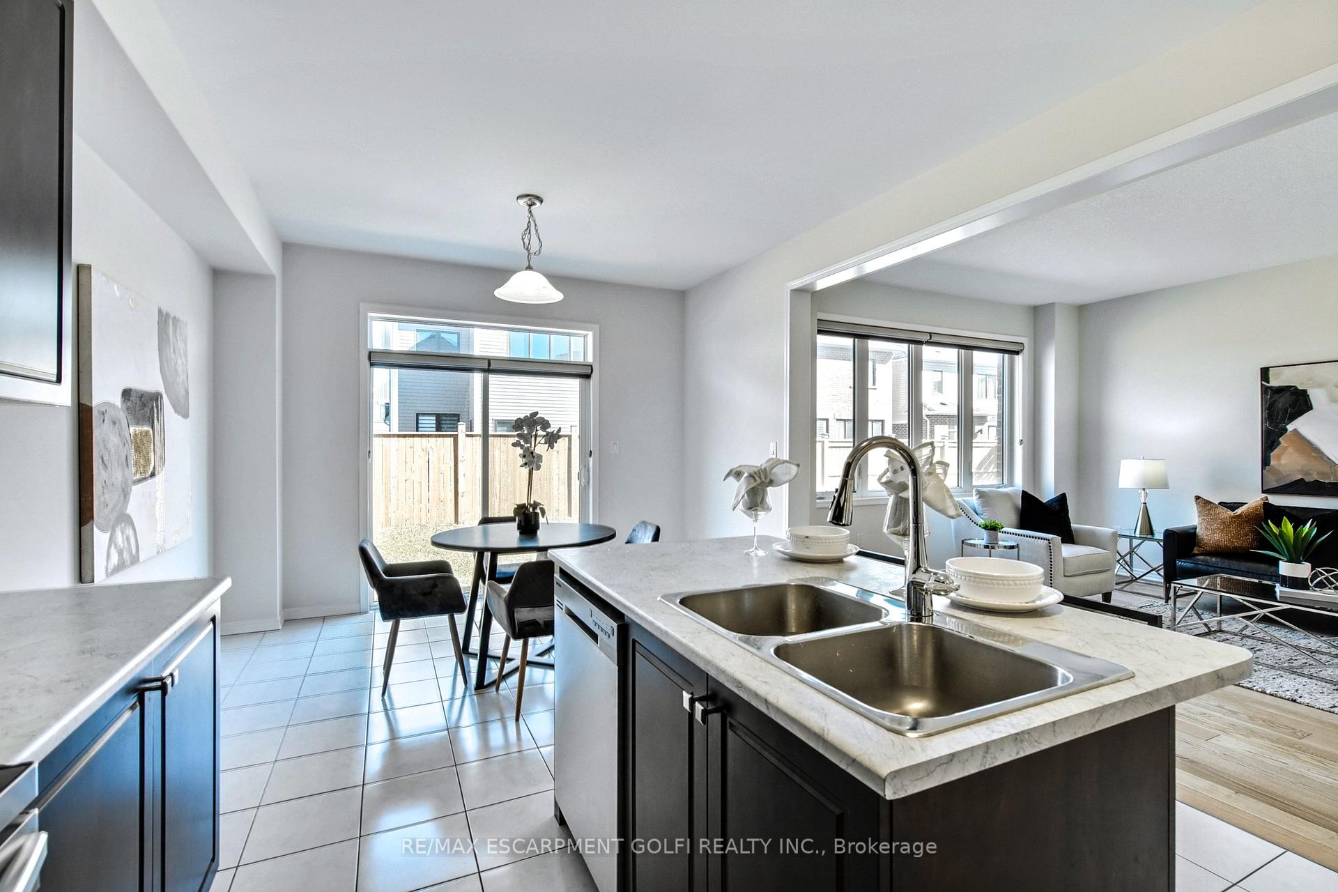 Photo 34 of 14 Whithorn Crescent, Haldimand — HOMEH