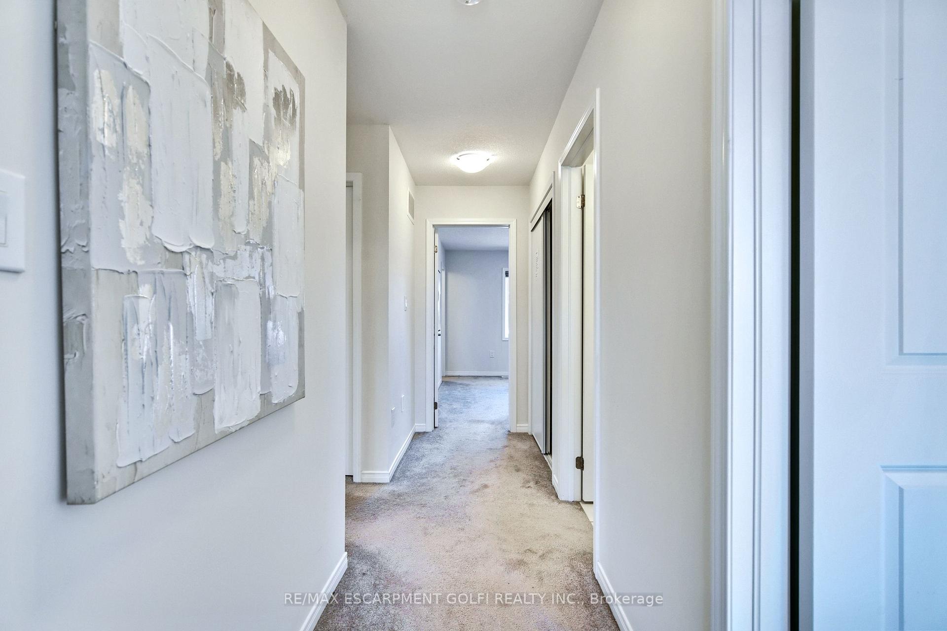 Photo 17 of 14 Whithorn Crescent, Haldimand — HOMEH