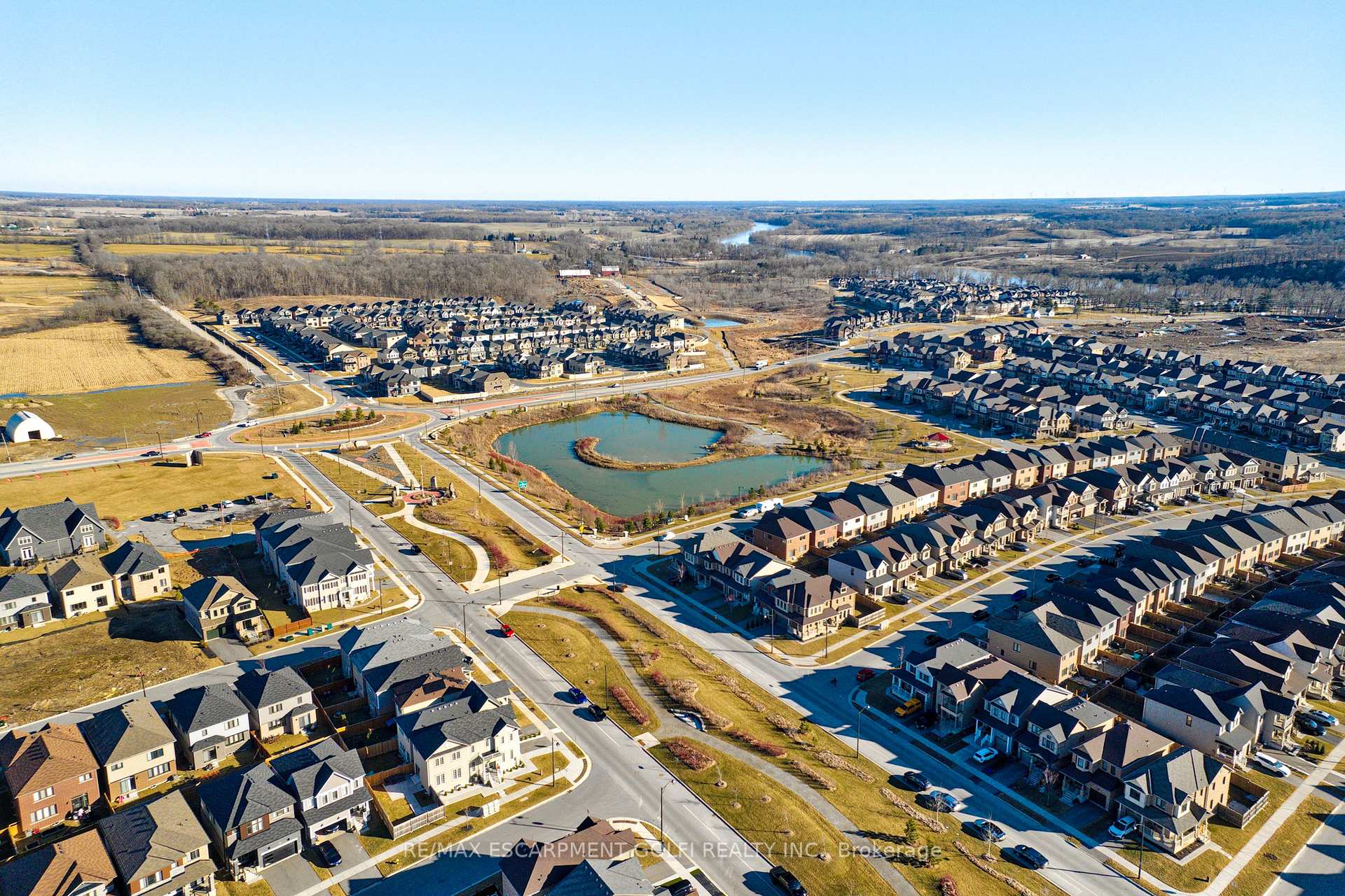 Photo 29 of 14 Whithorn Crescent, Haldimand — HOMEH