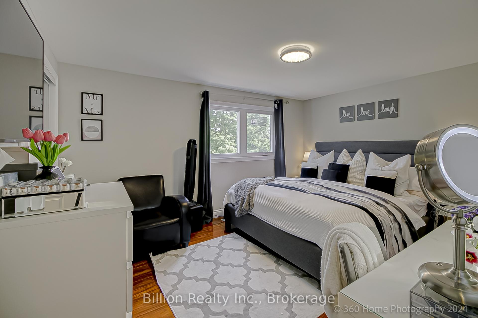 Photo 15 of 257 Centre Street N, Brampton, Brampton North — HOMEH