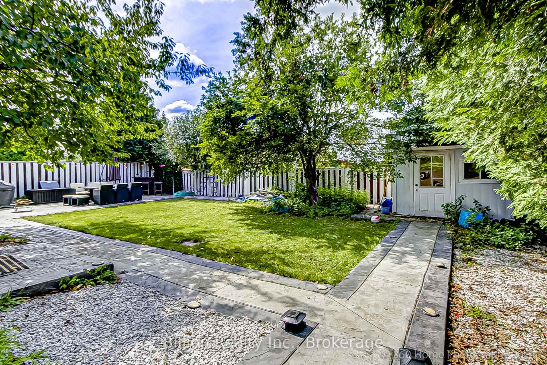 Photo 19 of 257 Centre Street N, Brampton, Brampton North — HOMEH