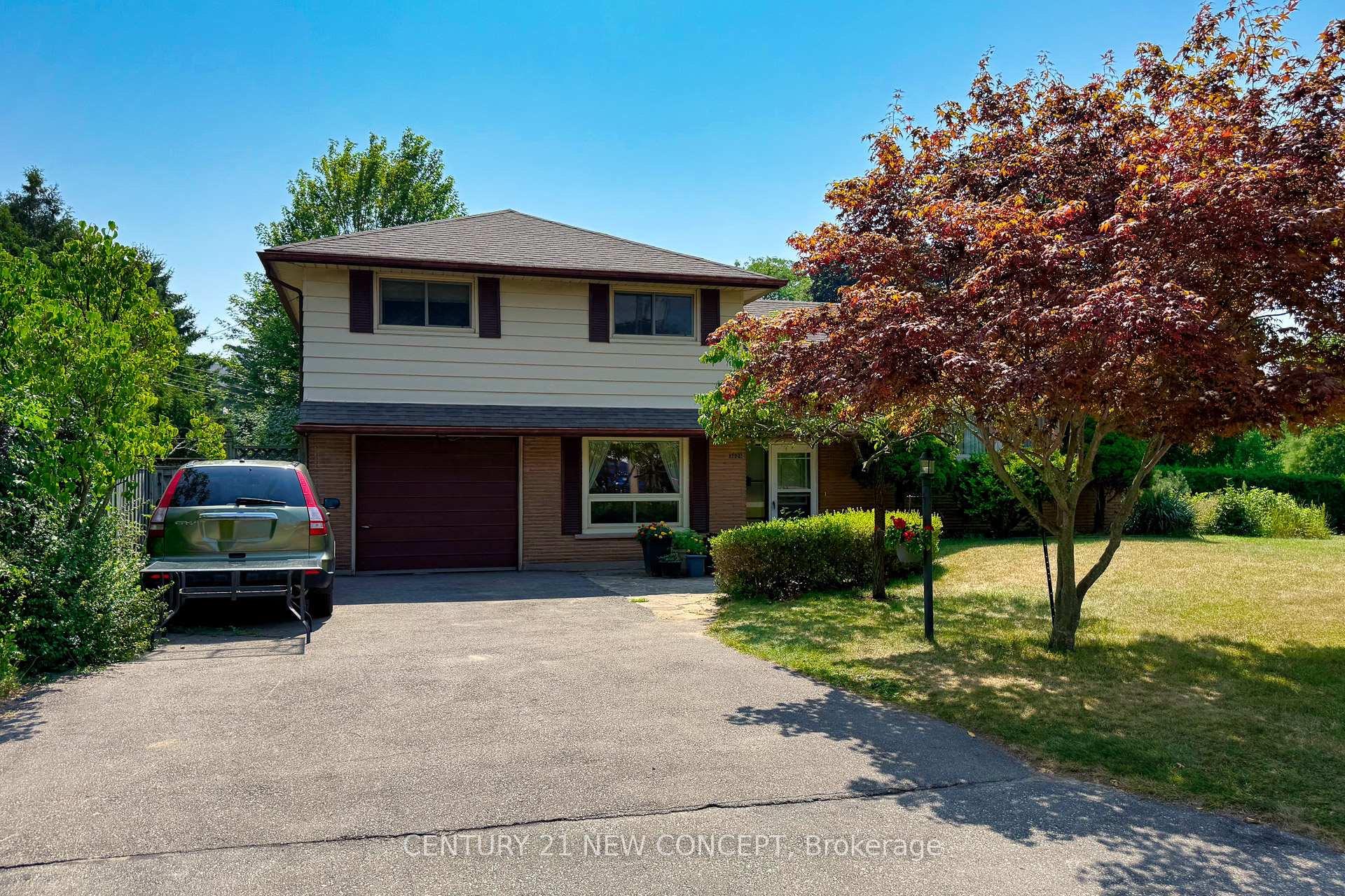 Front of 3028 Eva Drive