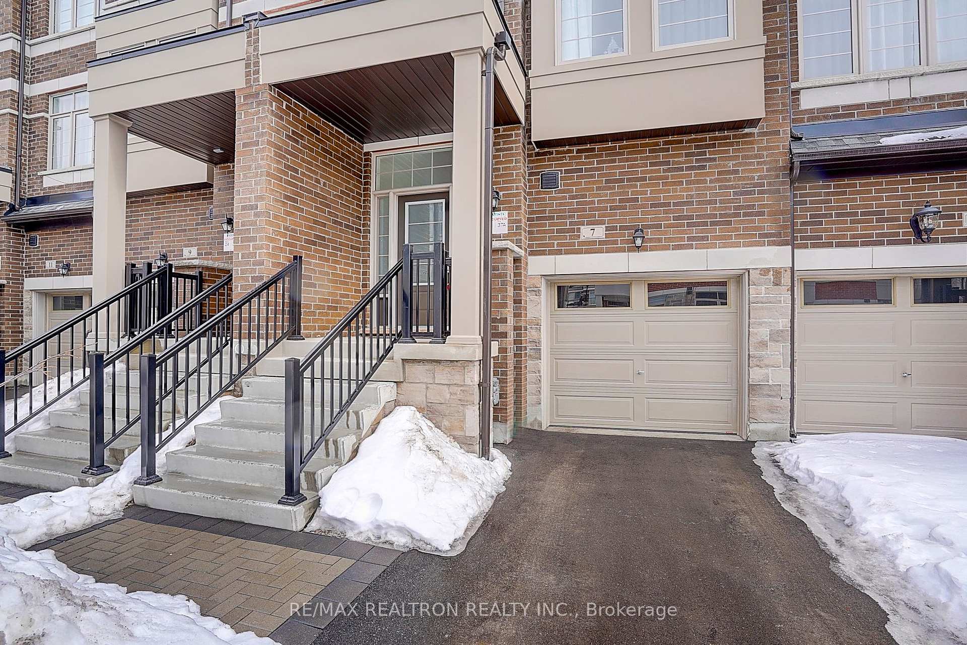 Photo 4 of 7 Sissons Way, Markham, Cedar Grove — HOMEH