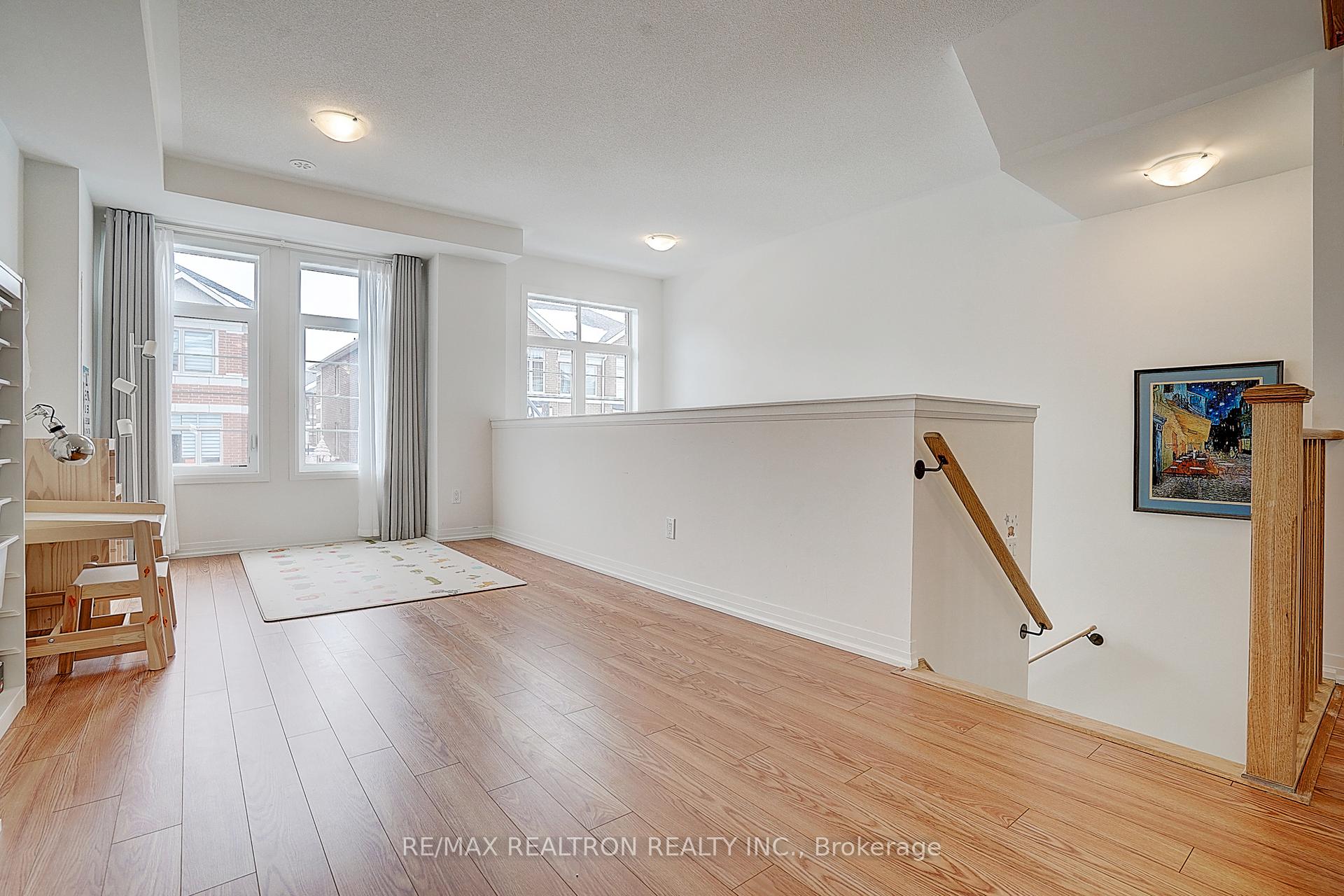 Photo 8 of 7 Sissons Way, Markham, Cedar Grove — HOMEH