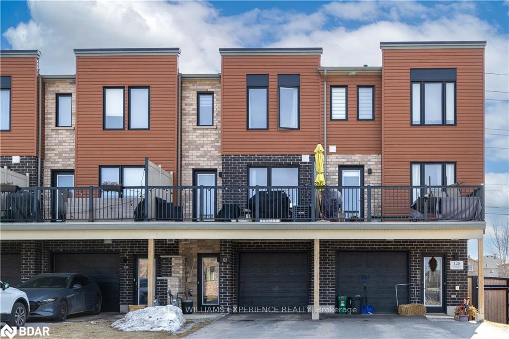 Photo 21 of 123 Fairlane Avenue, Barrie, Innis-Shore — HOMEH