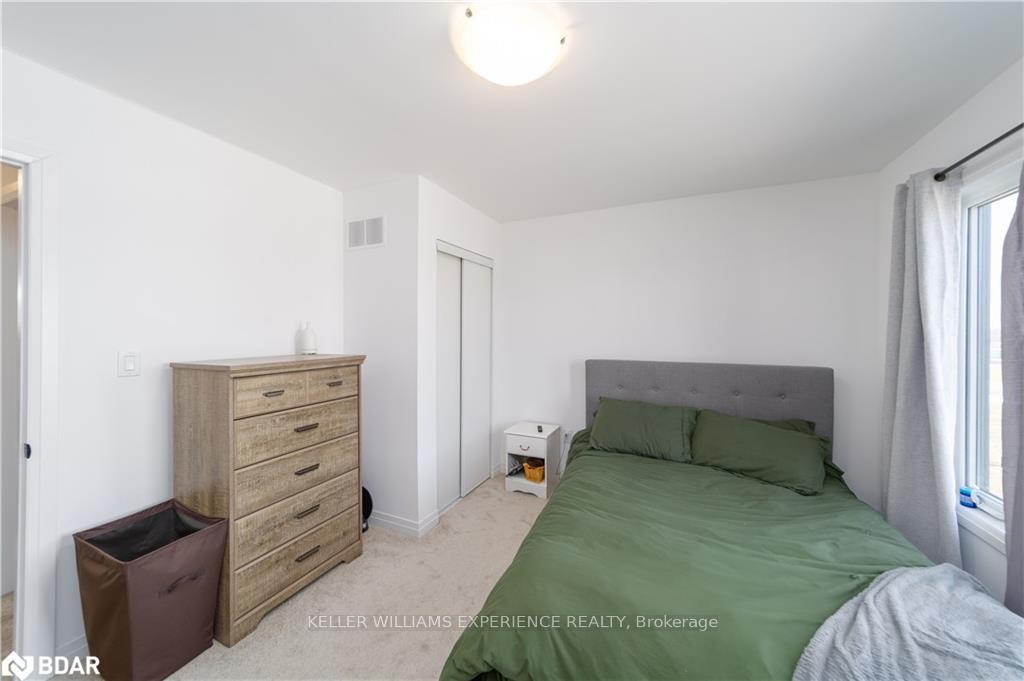 Photo 2 of 123 Fairlane Avenue, Barrie, Innis-Shore — HOMEH