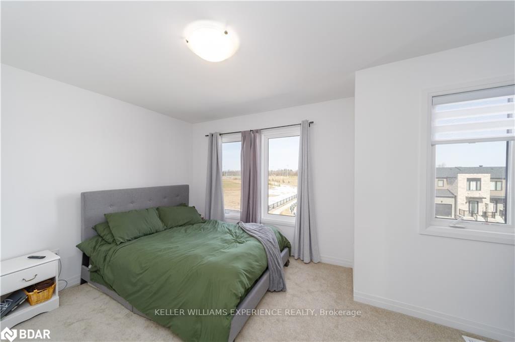 Photo 4 of 123 Fairlane Avenue, Barrie, Innis-Shore — HOMEH
