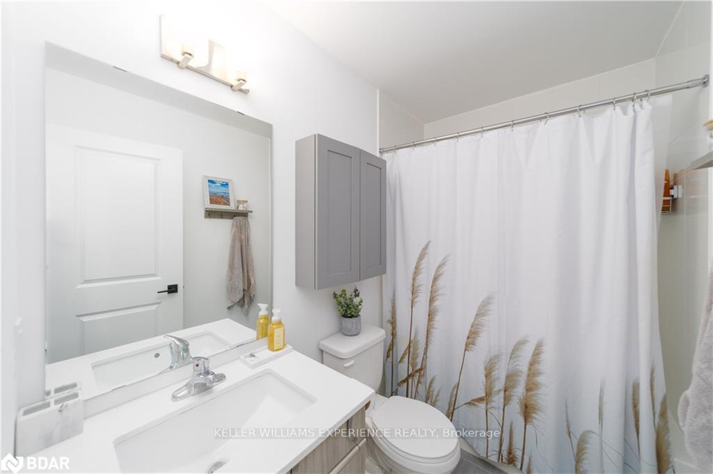 Photo 10 of 123 Fairlane Avenue, Barrie, Innis-Shore — HOMEH