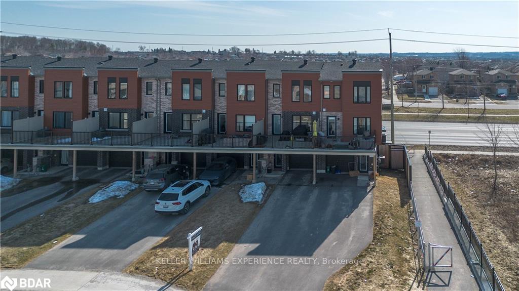 Photo 14 of 123 Fairlane Avenue, Barrie, Innis-Shore — HOMEH