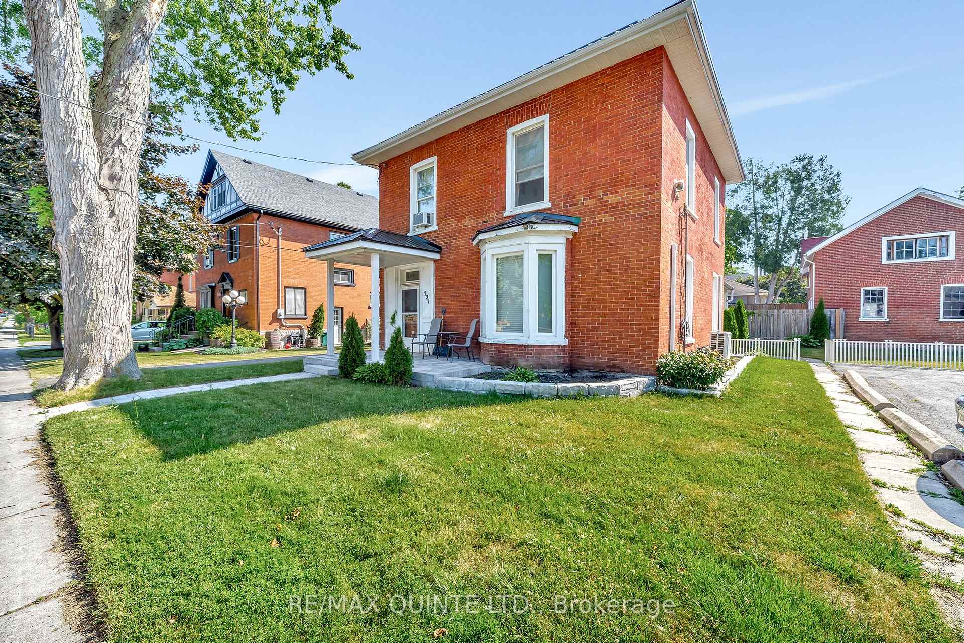 Photo 1 of 219-221 Ann Street, Belleville, Belleville Ward — HOMEH