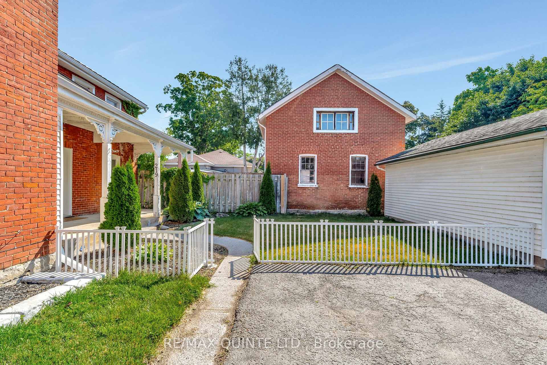 Photo 2 of 219-221 Ann Street, Belleville, Belleville Ward — HOMEH