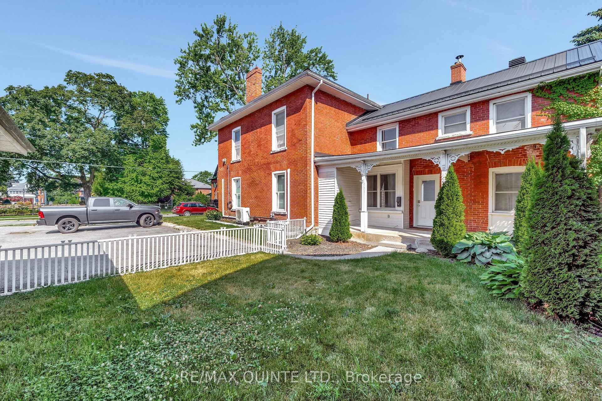 Photo 4 of 219-221 Ann Street, Belleville, Belleville Ward — HOMEH