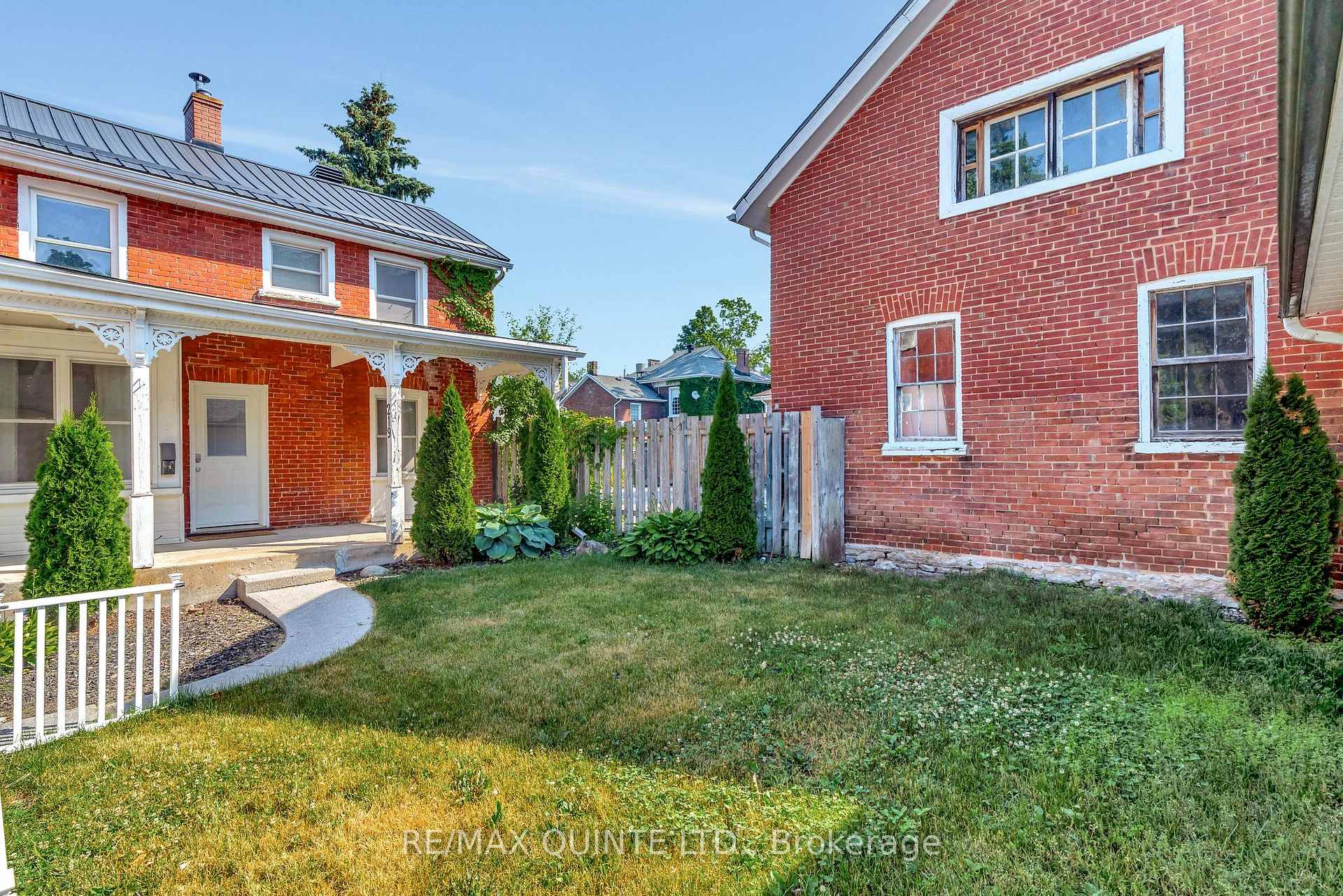 Photo 3 of 219-221 Ann Street, Belleville, Belleville Ward — HOMEH