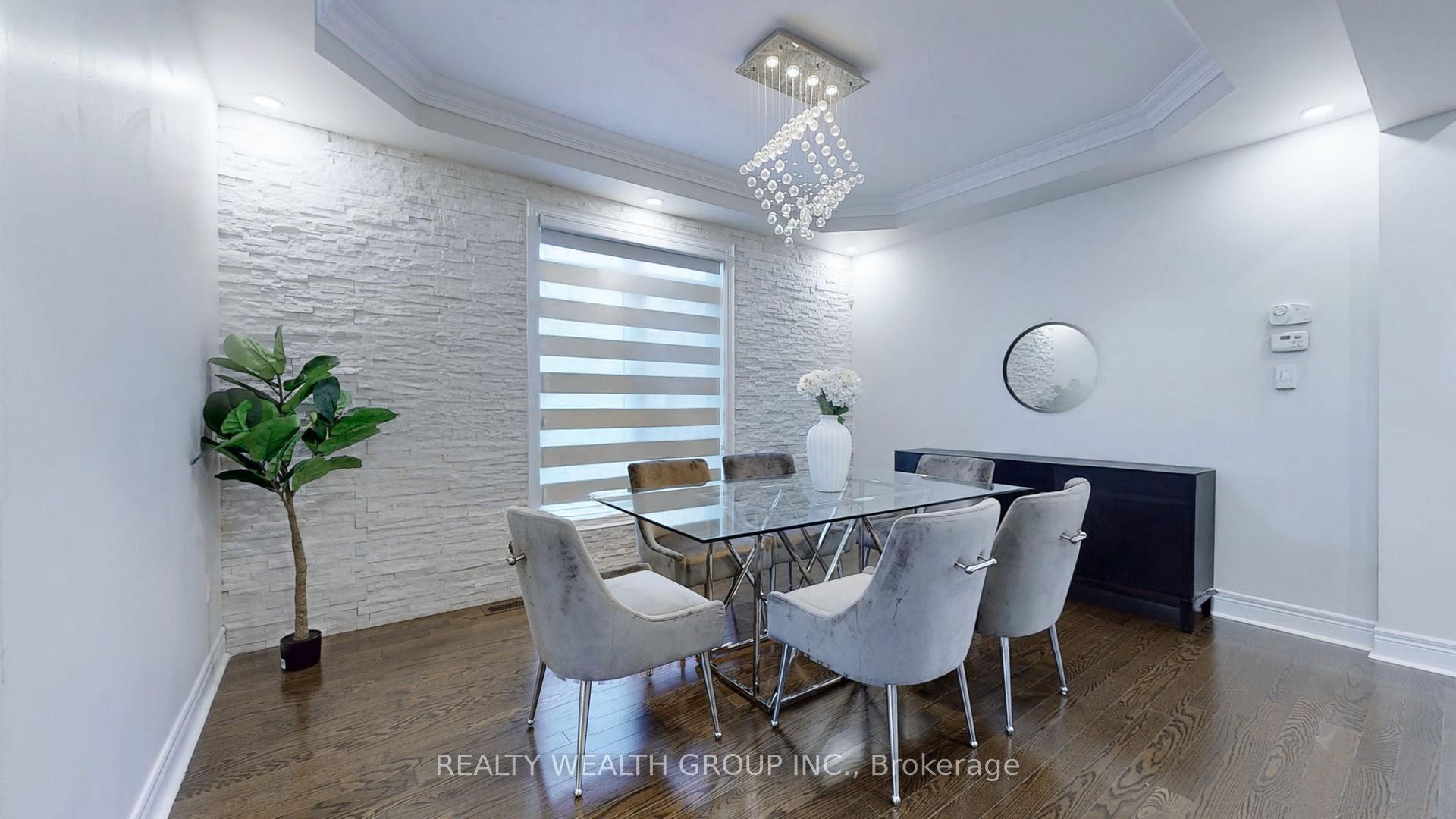 Photo 3 of 12 Stonecrop Road, Brampton, Bram West — HOMEH