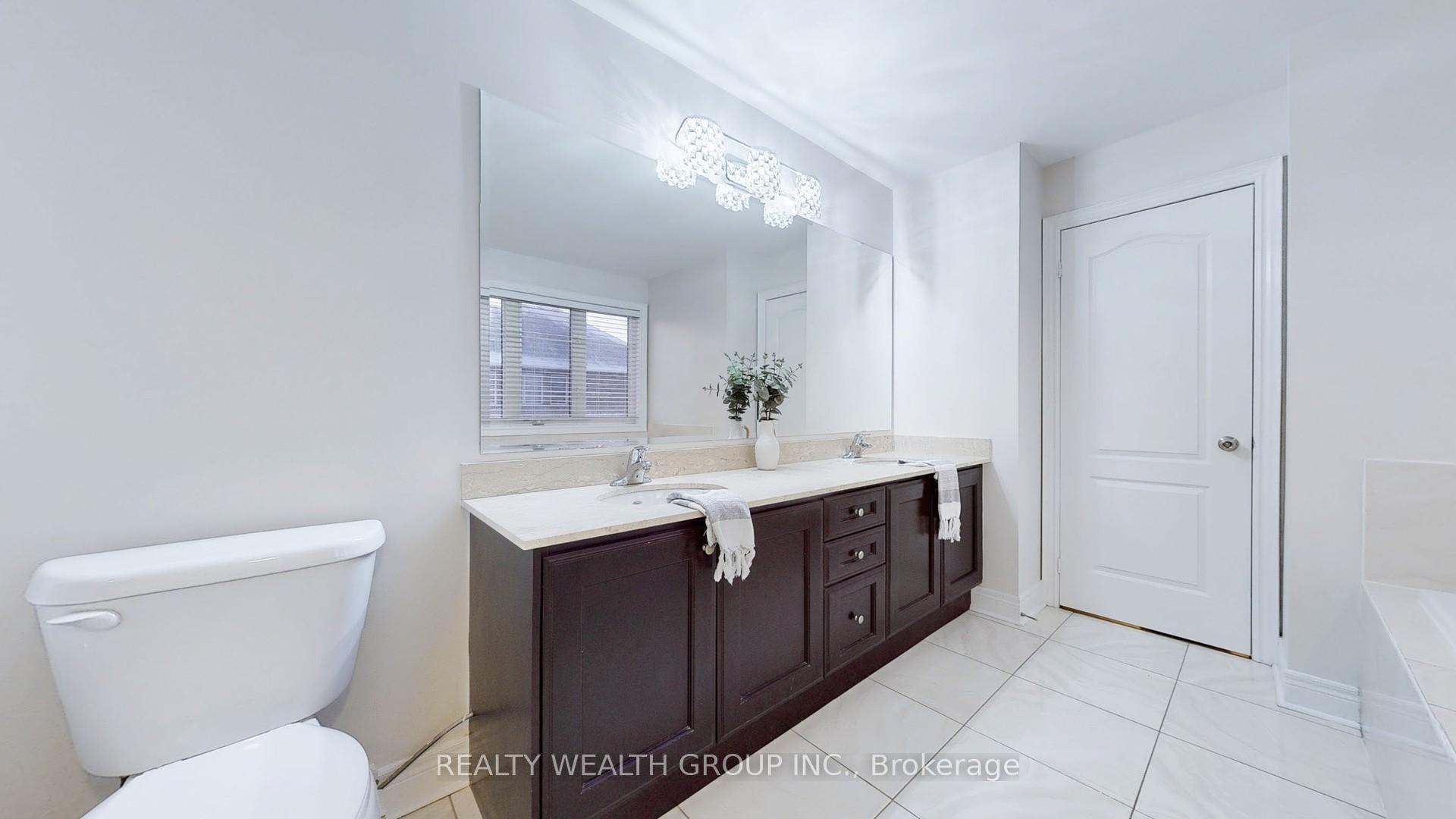 Photo 13 of 12 Stonecrop Road, Brampton, Bram West — HOMEH