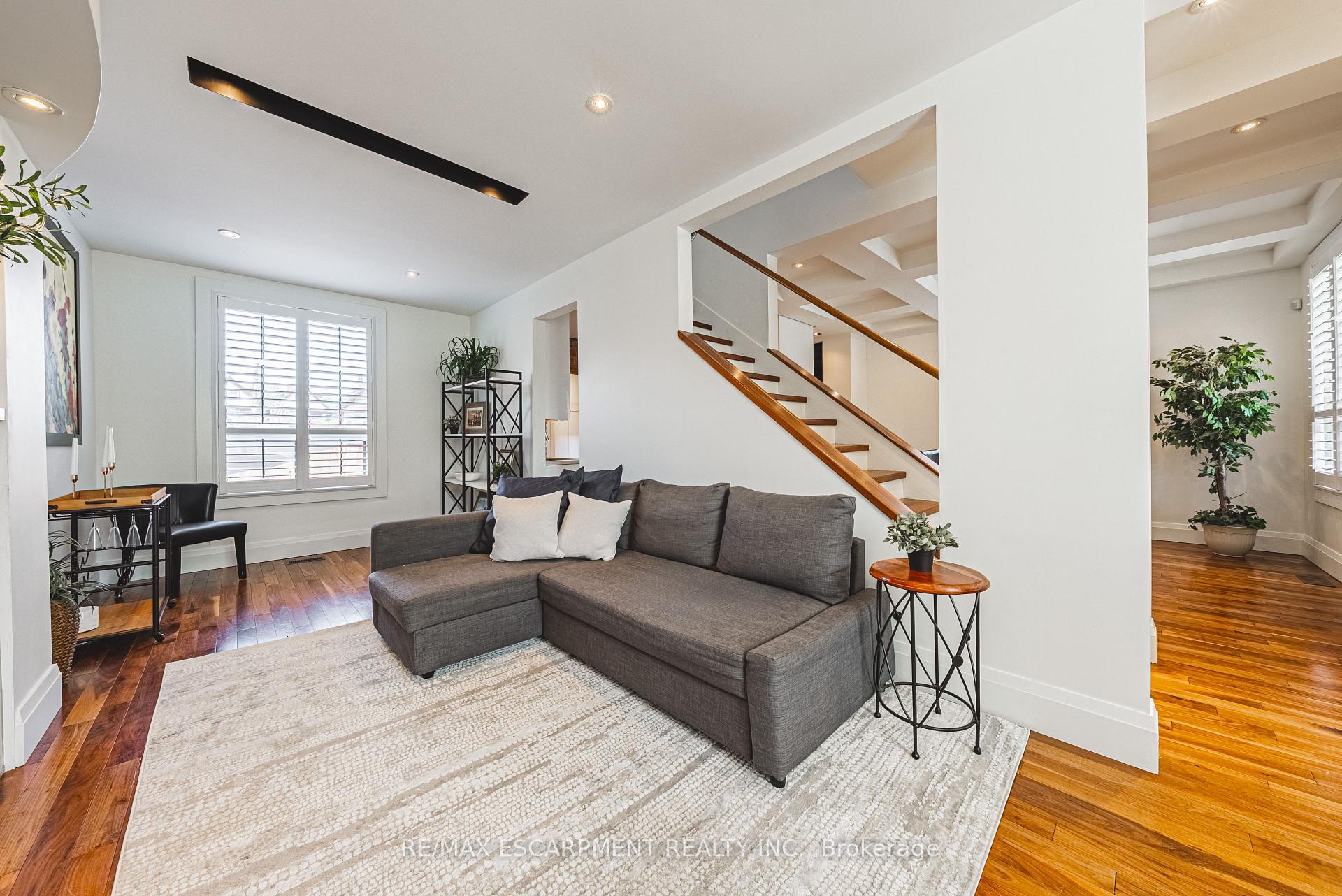 Photo 3 of 78 Colbourne Street, Hamilton, Strathcona — HOMEH
