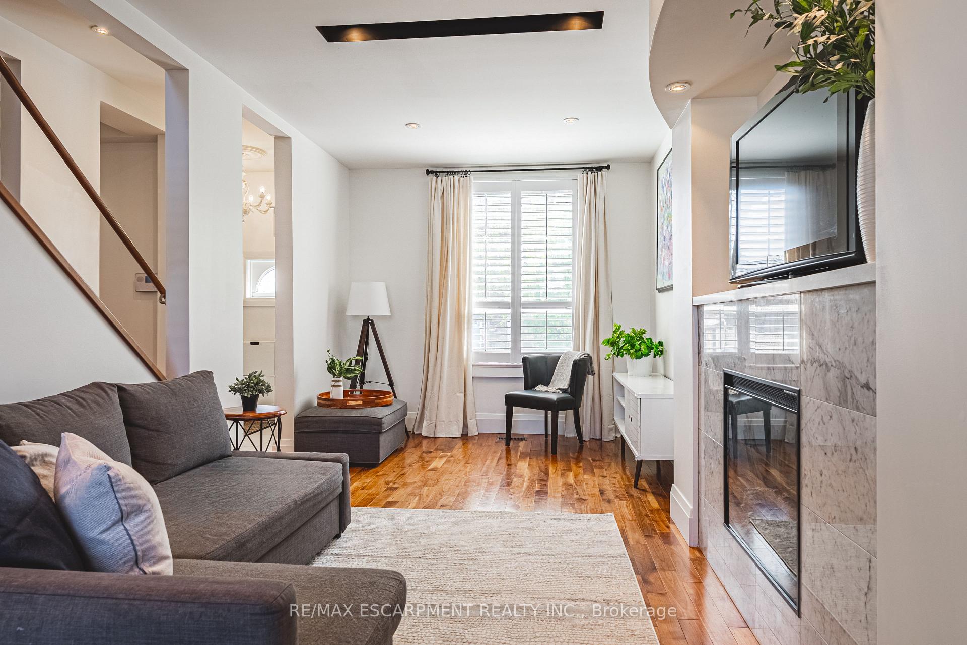 Photo 6 of 78 Colbourne Street, Hamilton, Strathcona — HOMEH