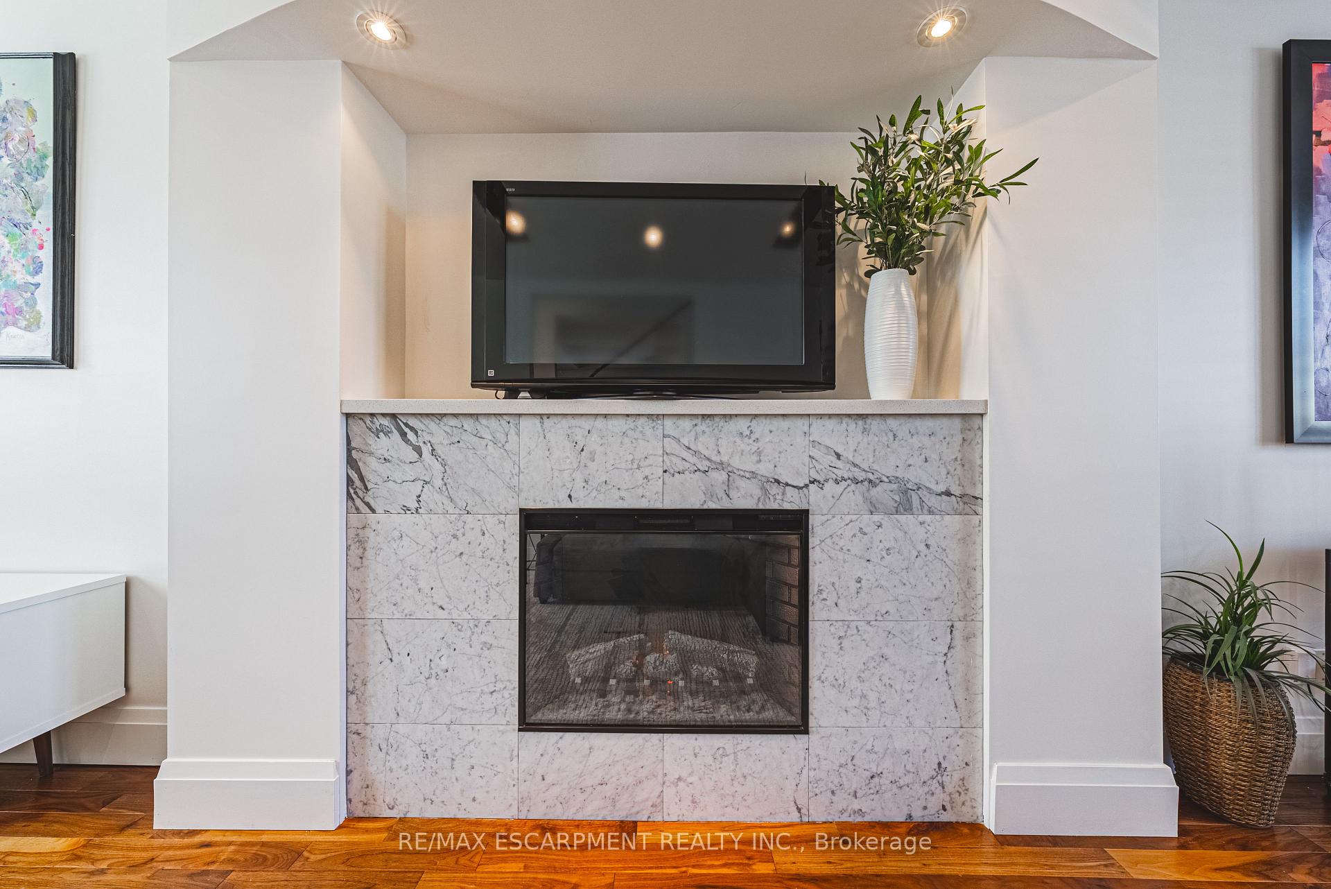Photo 8 of 78 Colbourne Street, Hamilton, Strathcona — HOMEH