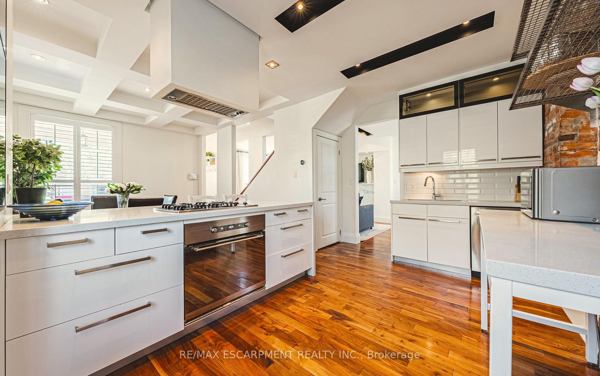 Photo 9 of 78 Colbourne Street, Hamilton, Strathcona — HOMEH