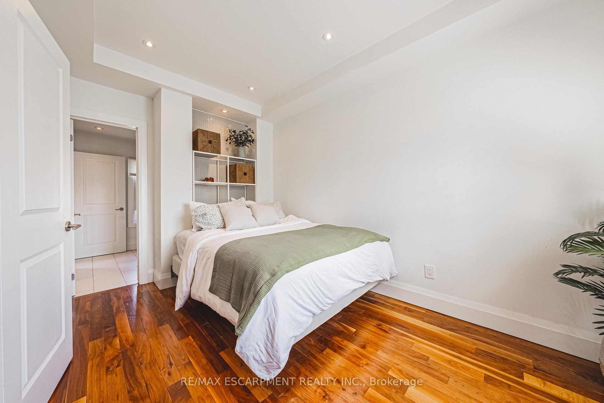 Photo 12 of 78 Colbourne Street, Hamilton, Strathcona — HOMEH