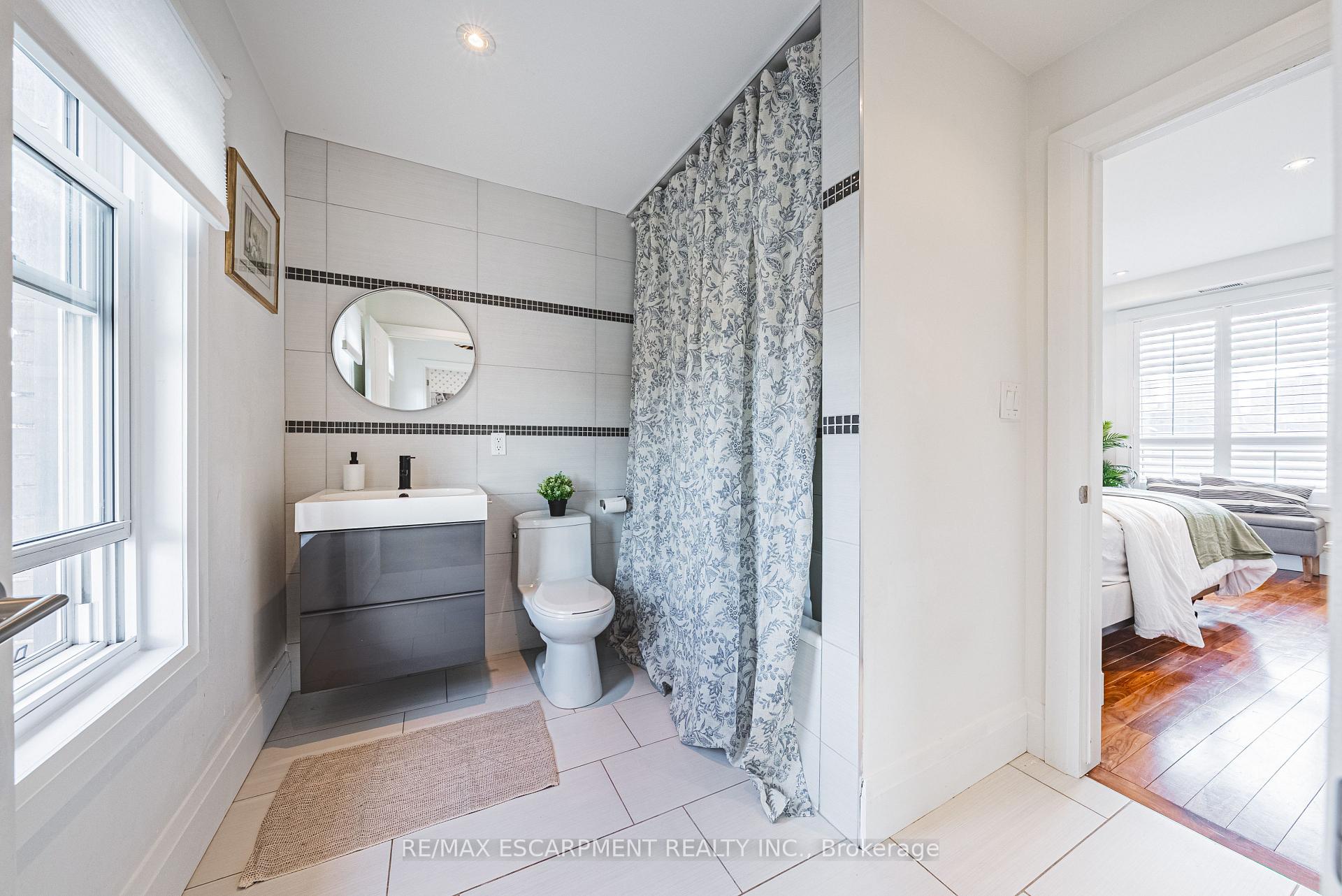 Photo 27 of 78 Colbourne Street, Hamilton, Strathcona — HOMEH