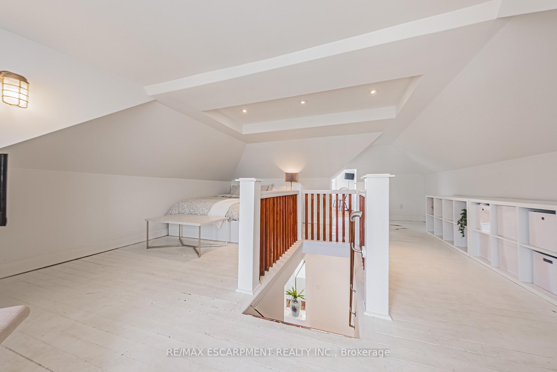 Photo 18 of 78 Colbourne Street, Hamilton, Strathcona — HOMEH