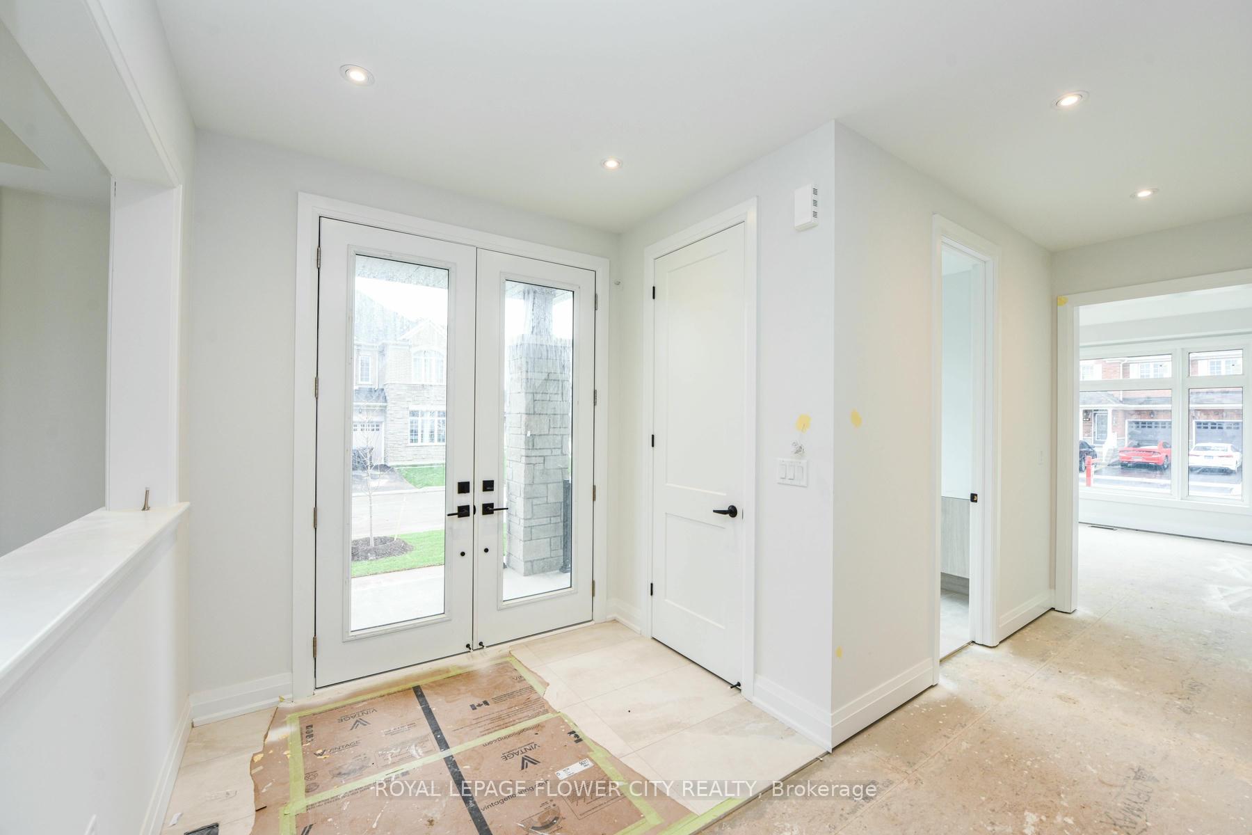 Photo 5 of 2 Dolomite Drive, Brampton, Bram East — HOMEH