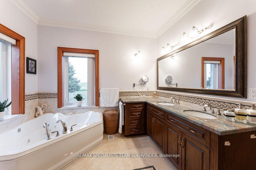 Photo 9 of 5897 17th Side Road, King, Rural King — HOMEH