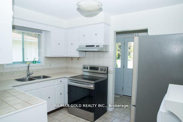 Photo 28 of 169 Hanna Crescent, Sarnia — HOMEH