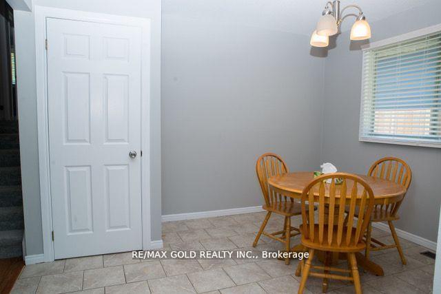 Photo 10 of 169 Hanna Crescent, Sarnia — HOMEH