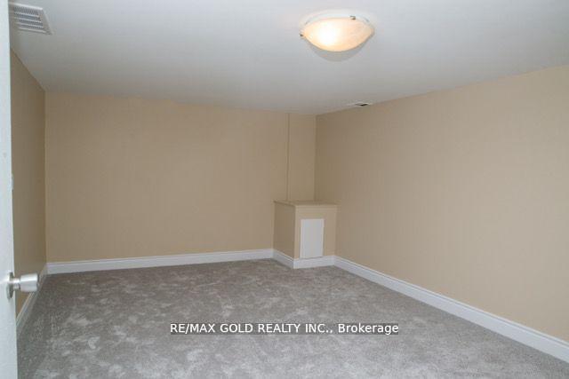Photo 17 of 169 Hanna Crescent, Sarnia — HOMEH